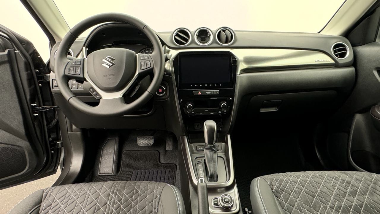 SUZUKI Vitara 1.4 Boosterjet Compact Top 4x4 Hybrid Automatic-image-5
