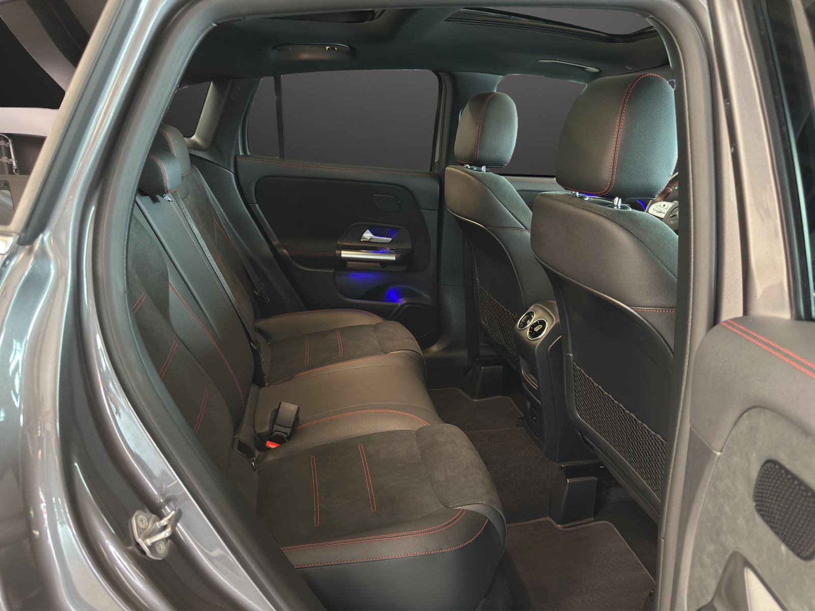 MERCEDES-BENZ GLA 250 AMG Line 4Matic-image-11