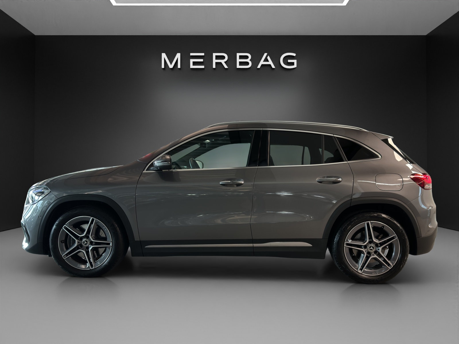 MERCEDES-BENZ GLA 250 AMG Line 4Matic-image-2