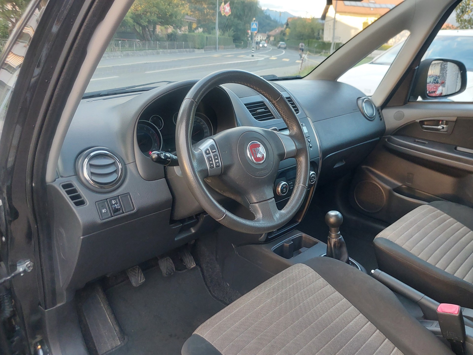 FIAT Sedici 1.6 4WD Emotion-image-5