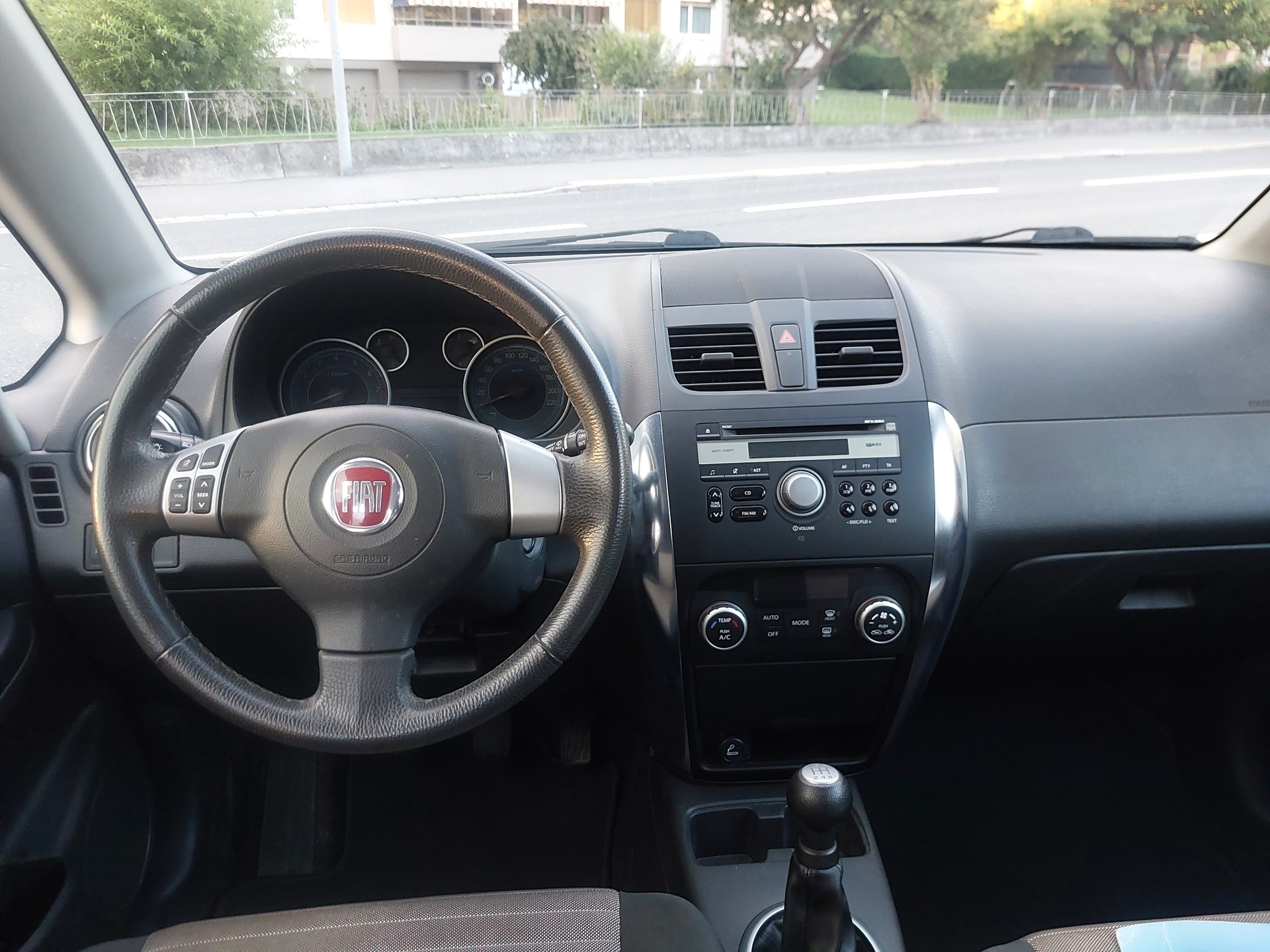 FIAT Sedici 1.6 4WD Emotion-image-4