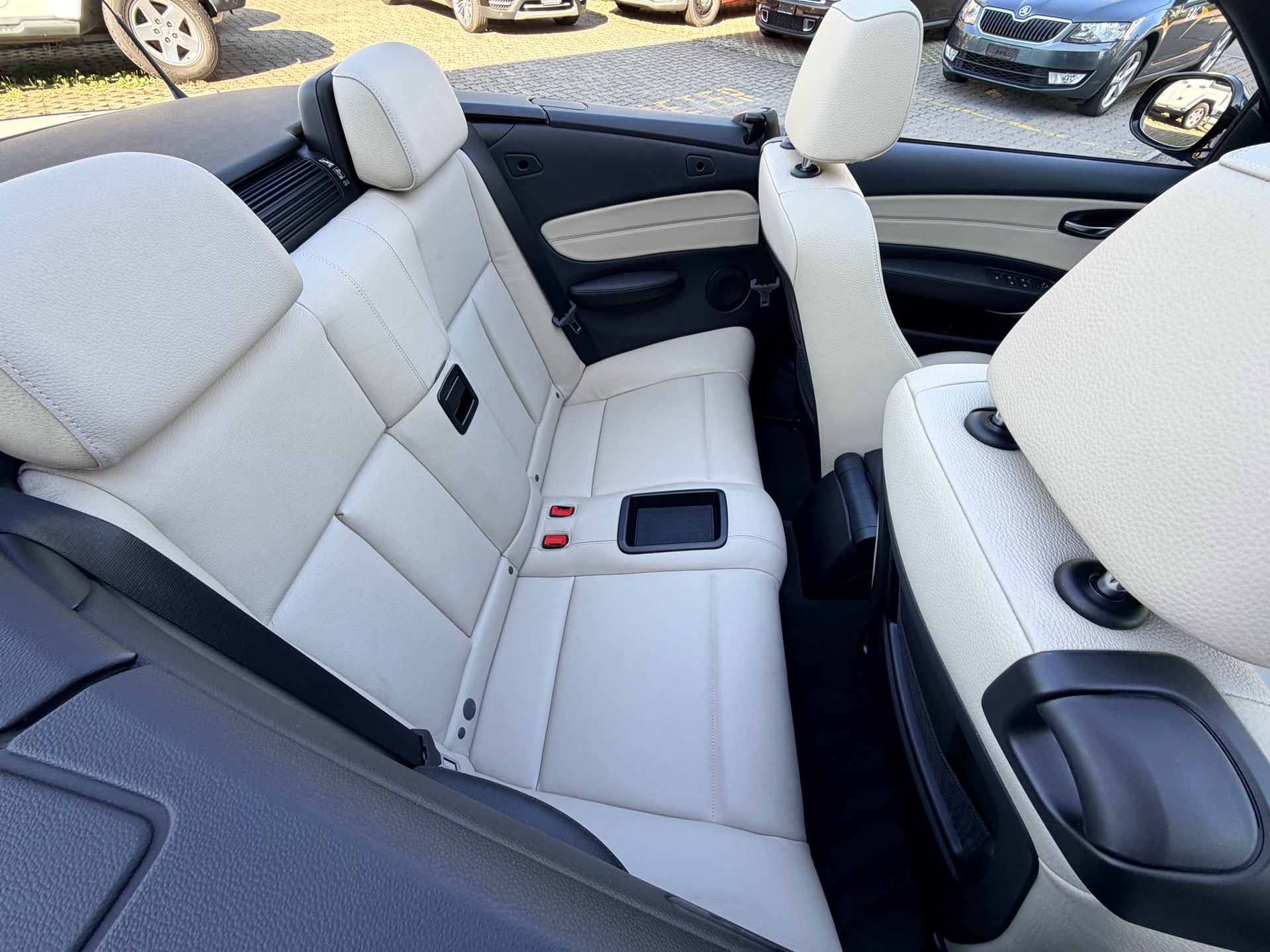 BMW 118i Cabrio Steptronic-image-10