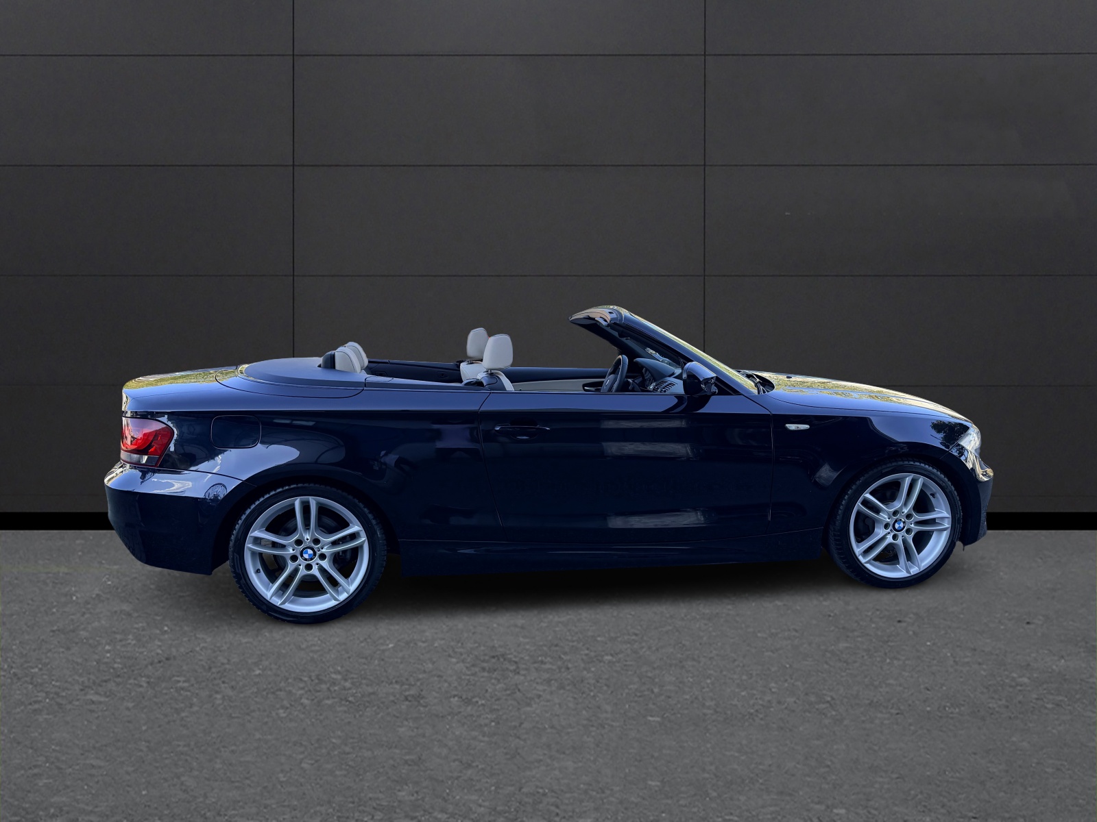 BMW 118i Cabrio Steptronic-image-2