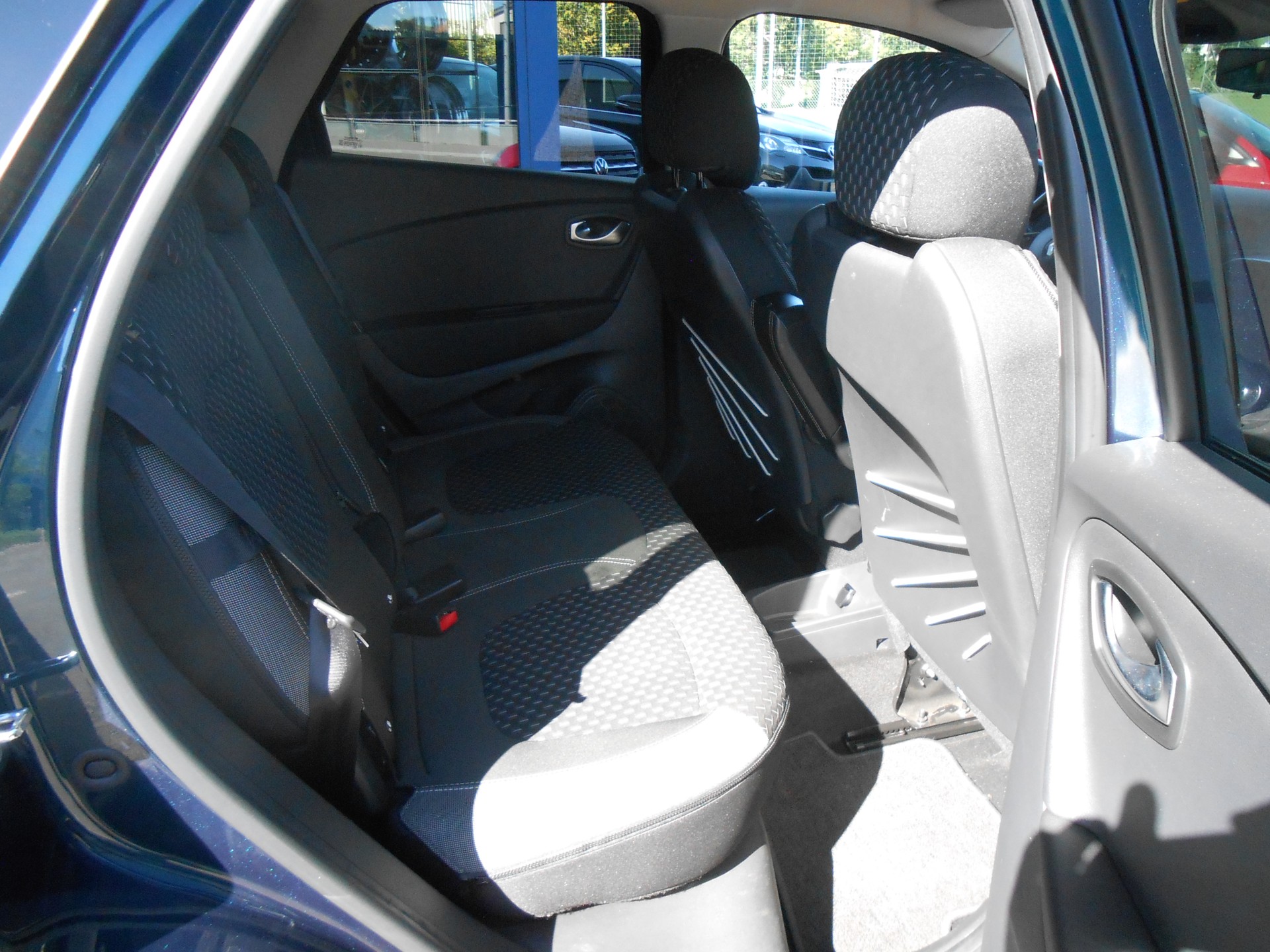 RENAULT Captur 1.3 T 16V Intens EDC-image-8