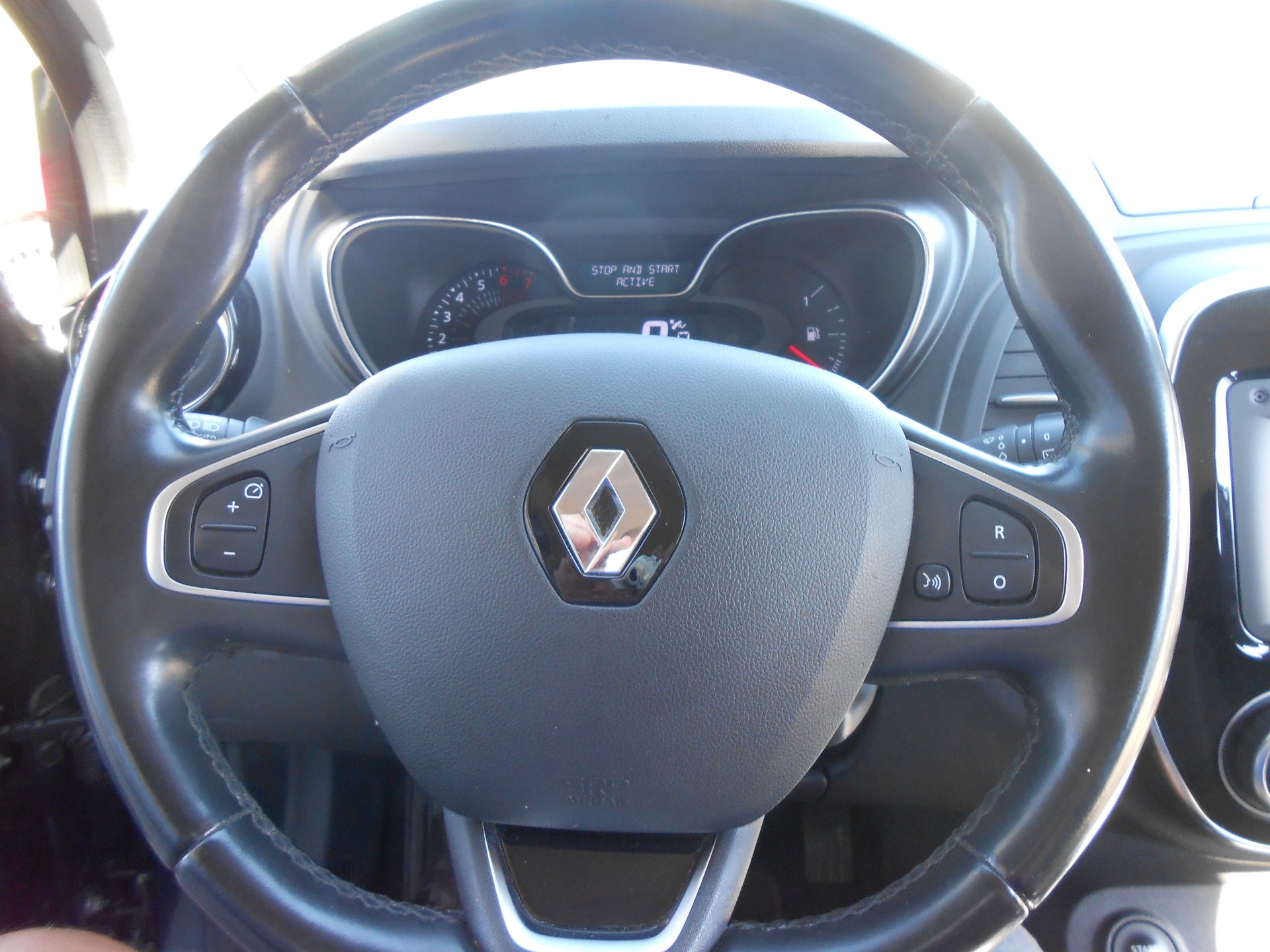 RENAULT Captur 1.3 T 16V Intens EDC-image-12