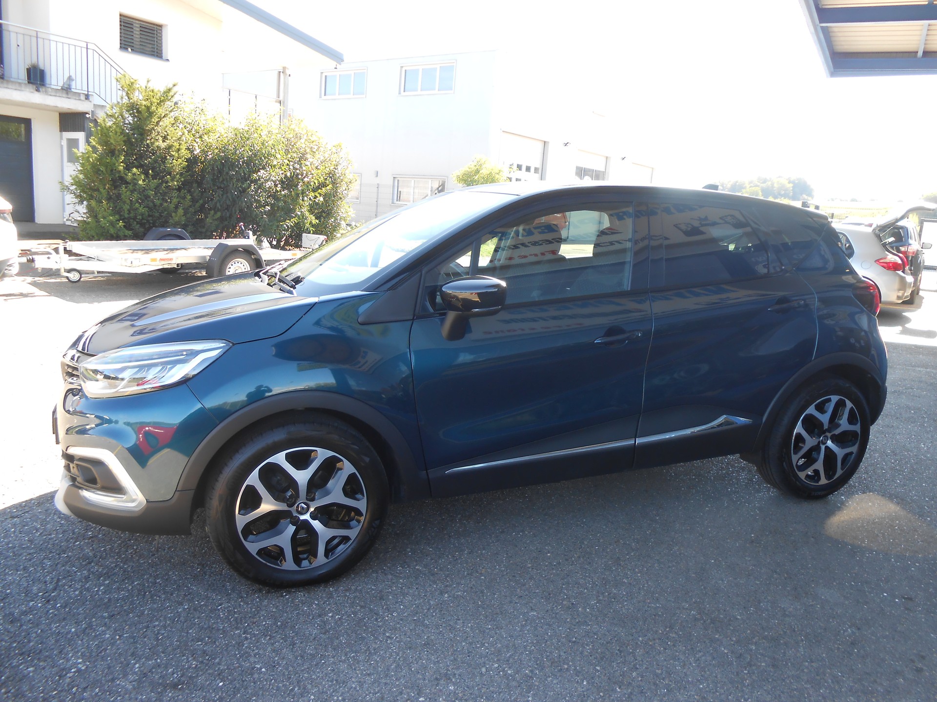 RENAULT Captur 1.3 T 16V Intens EDC-image-1