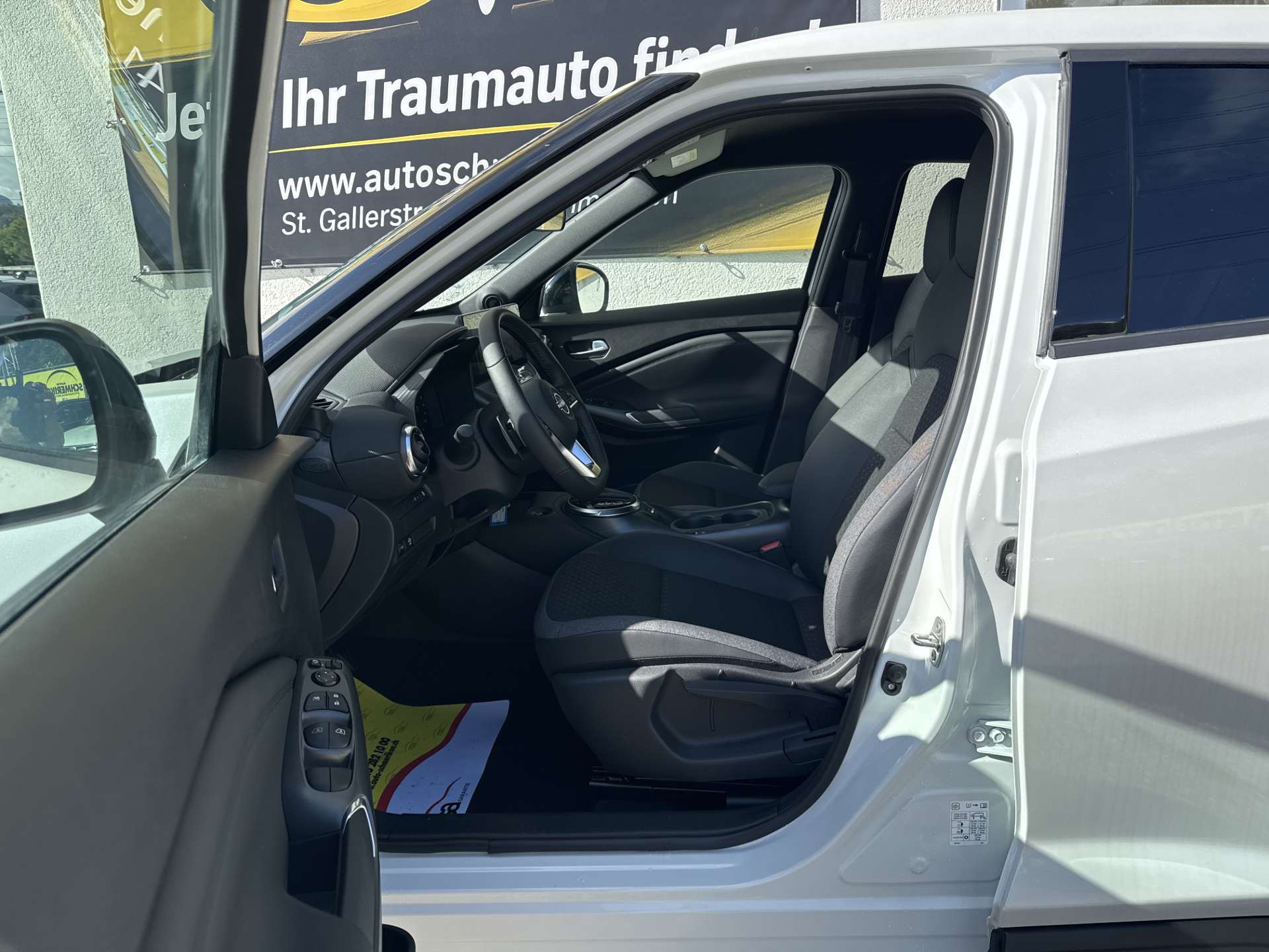 NISSAN Juke 1.0 DIG-T N-Connecta DCT-Automat-image-6