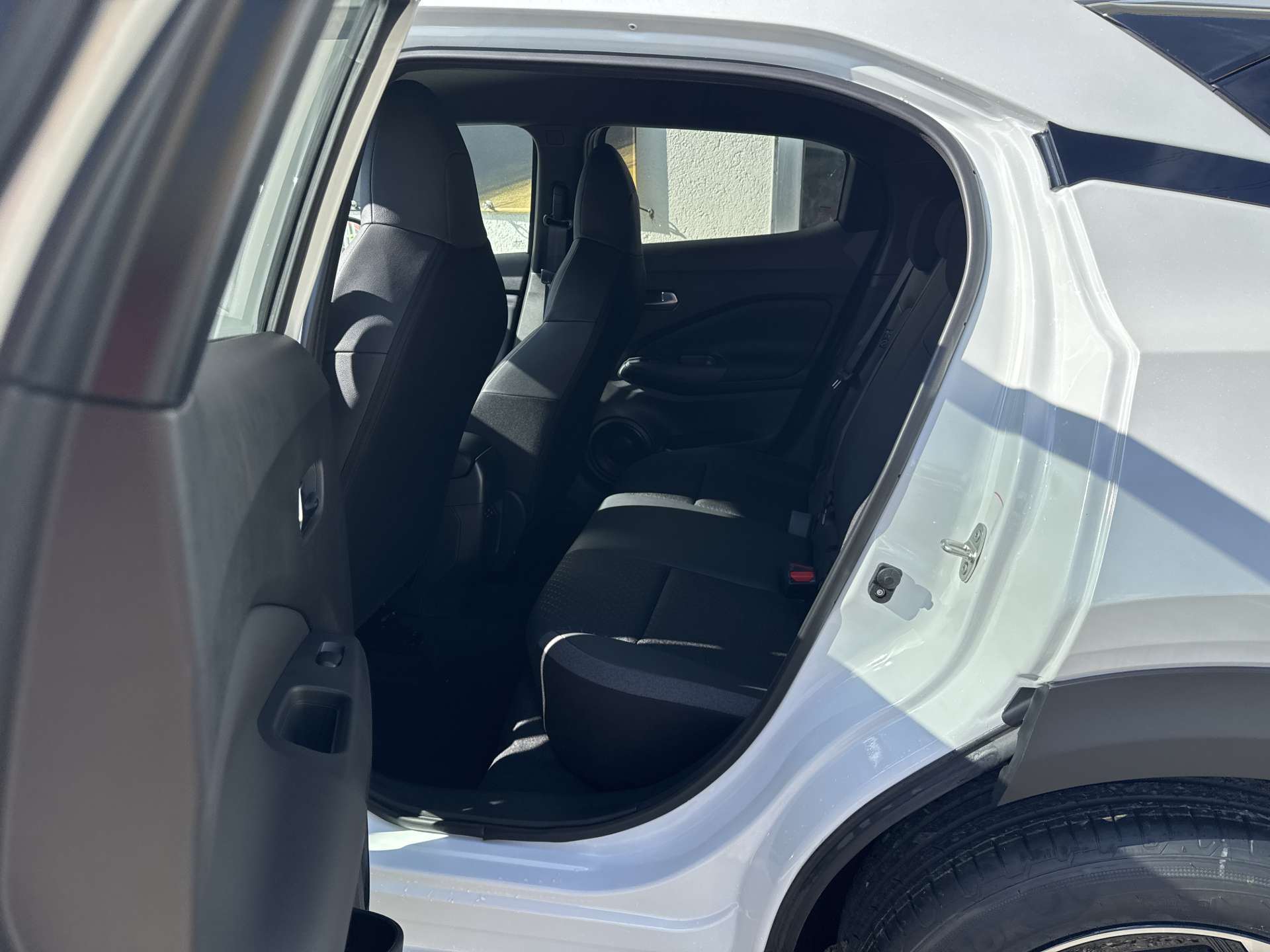NISSAN Juke 1.0 DIG-T N-Connecta DCT-Automat-image-7