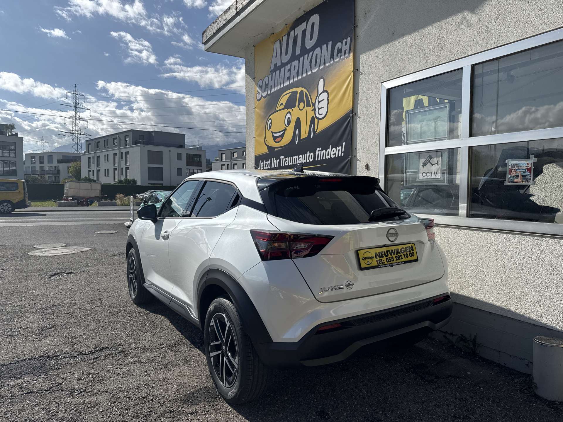 NISSAN Juke 1.0 DIG-T N-Connecta DCT-Automat-image-2