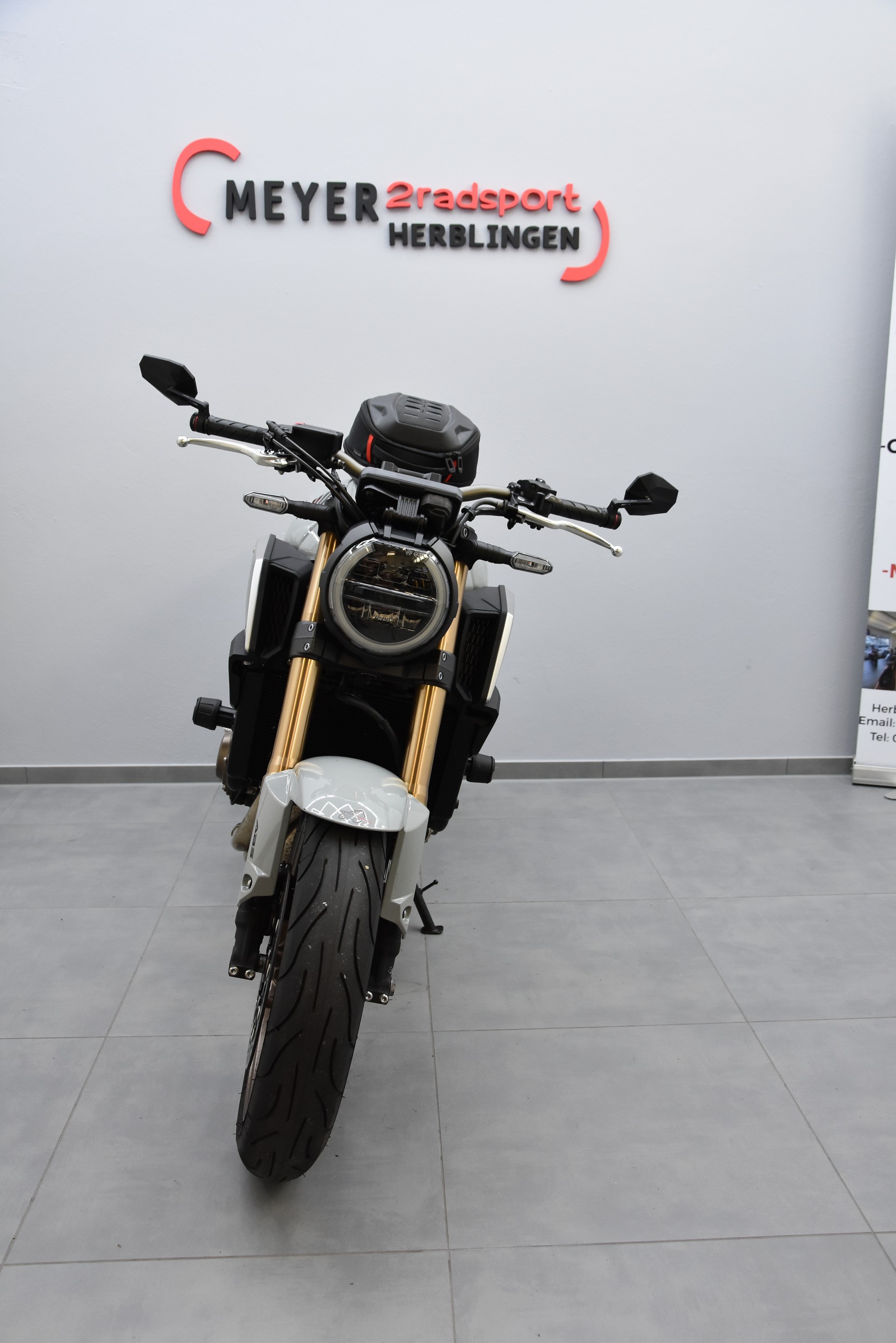 HONDA CB 650 R-showroom-element-3