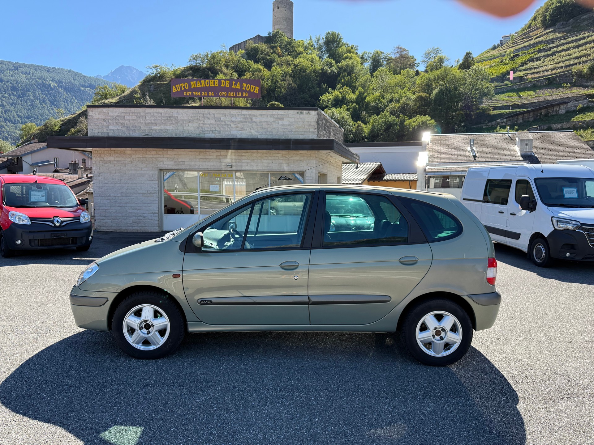 RENAULT Scénic 2.0 16V Dynamique-image-0