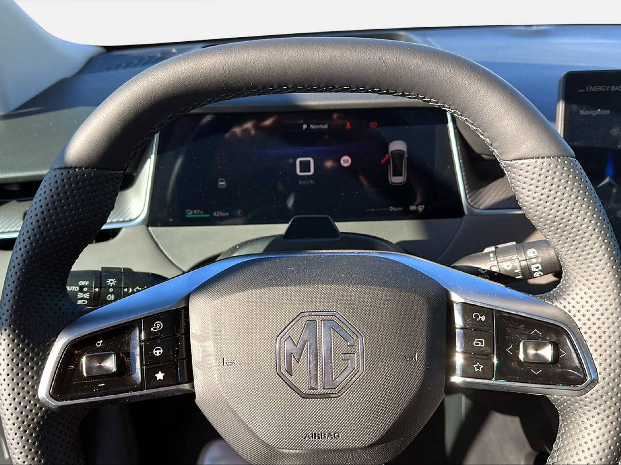 MG S6 EV 77 kWh Luxury 4WD-image-8