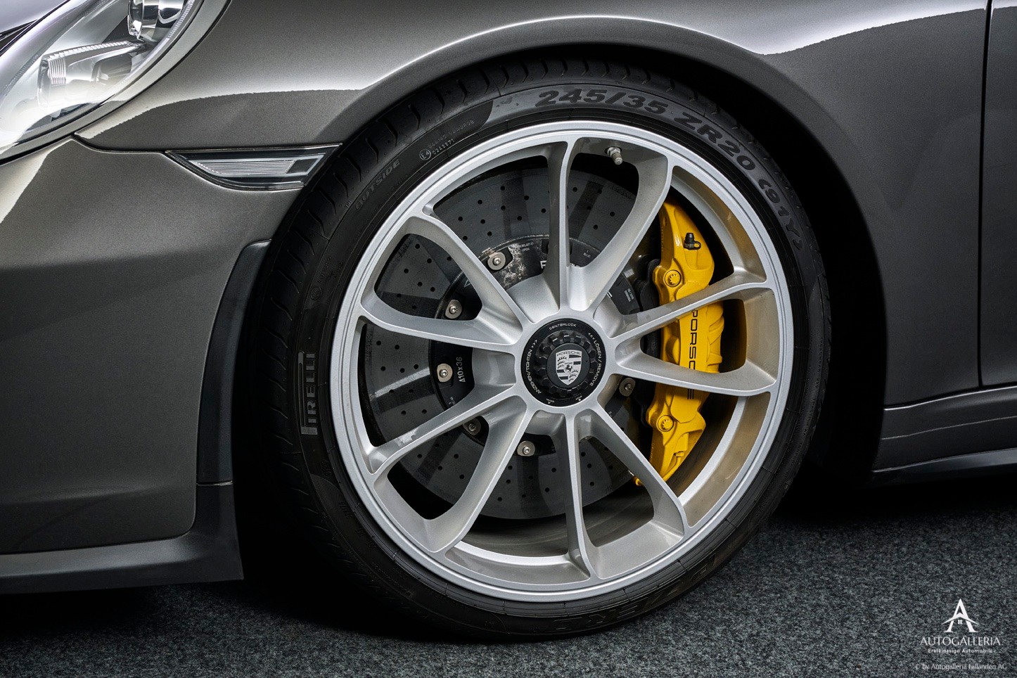 PORSCHE 911 GT3 Touring-image-6