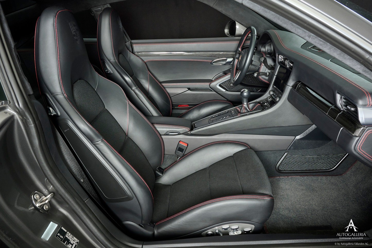 PORSCHE 911 GT3 Touring-image-9