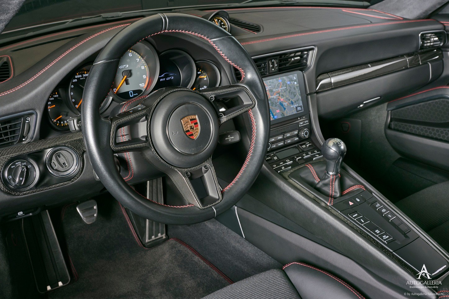 PORSCHE 911 GT3 Touring-image-7
