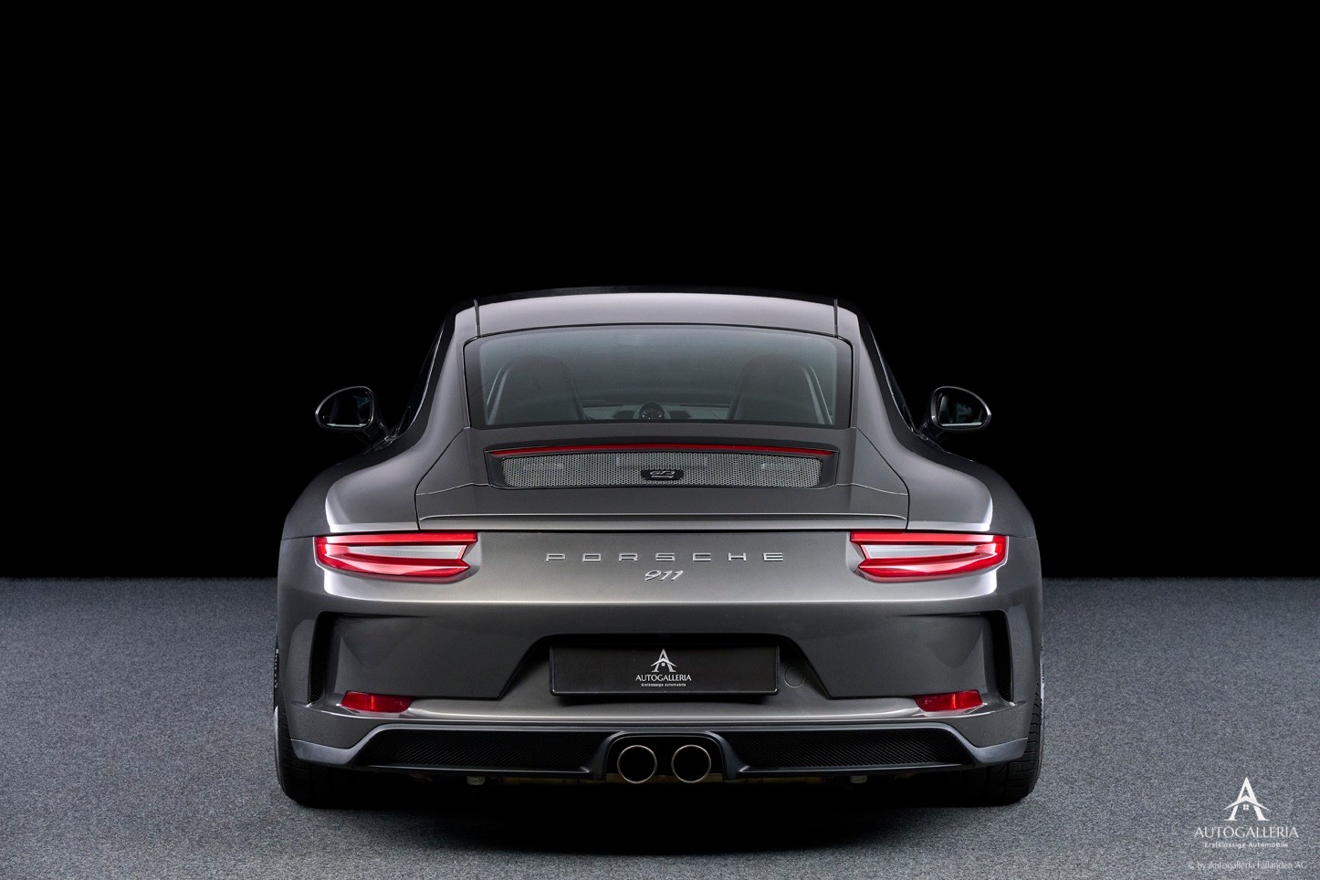 PORSCHE 911 GT3 Touring-image-4