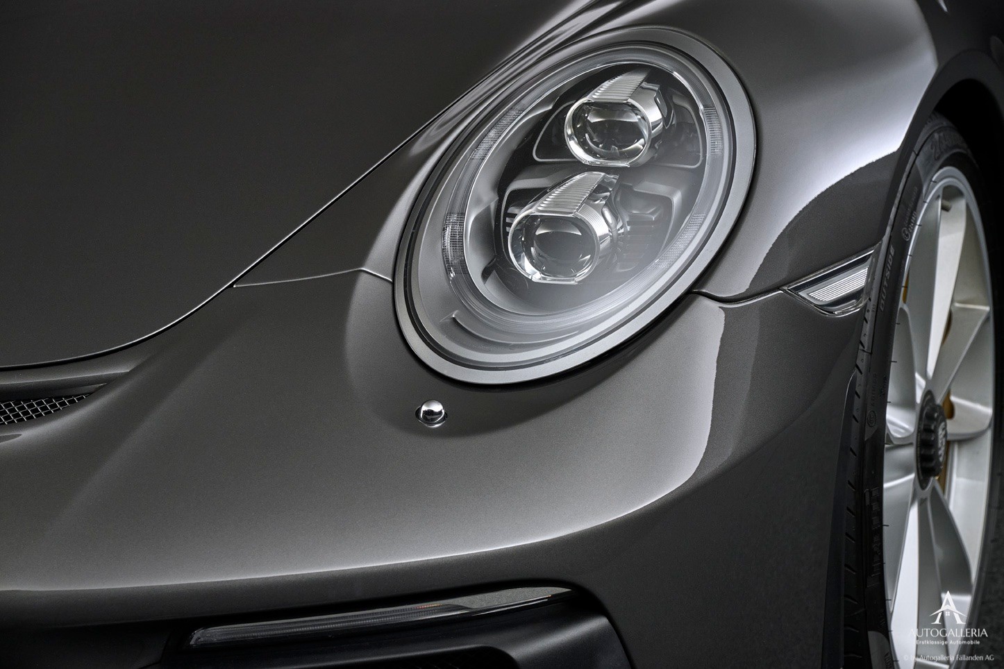PORSCHE 911 GT3 Touring-image-5