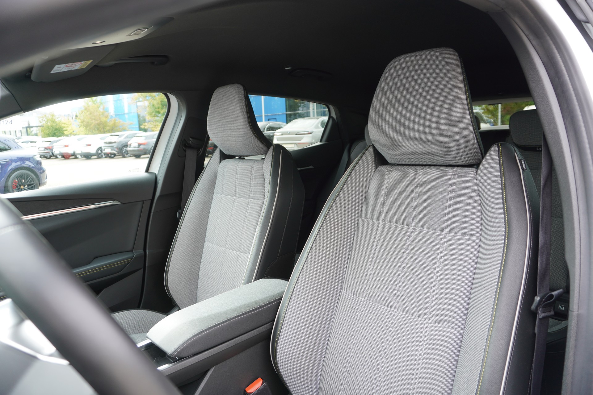 RENAULT Mégane E-TECH EV60 Techno-image-10