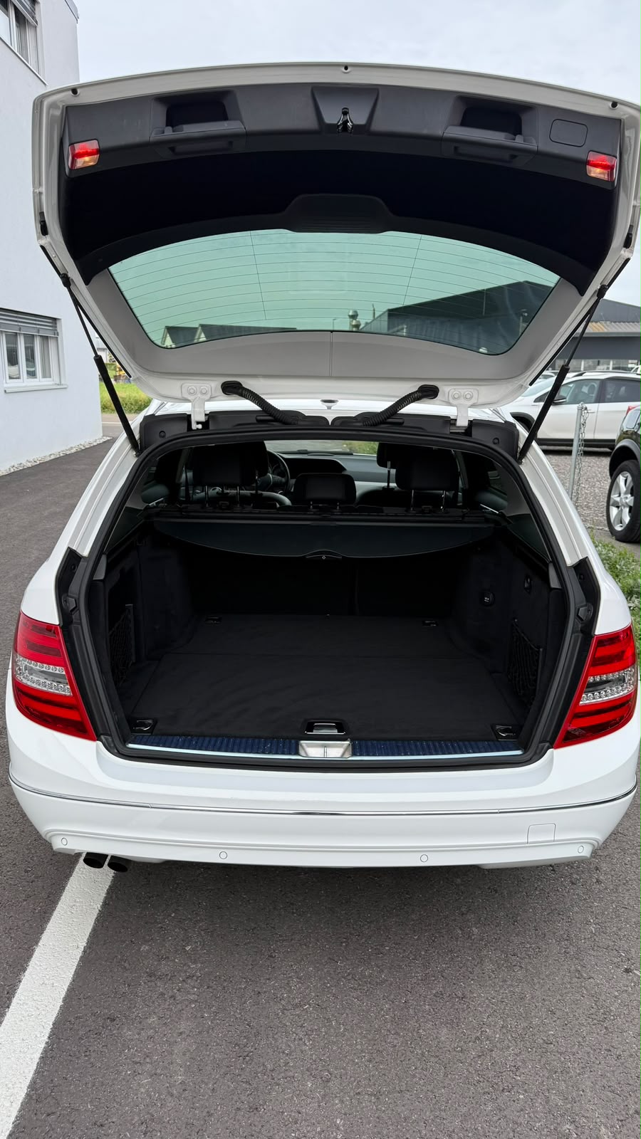 MERCEDES-BENZ C 180 Avantgarde-image-5