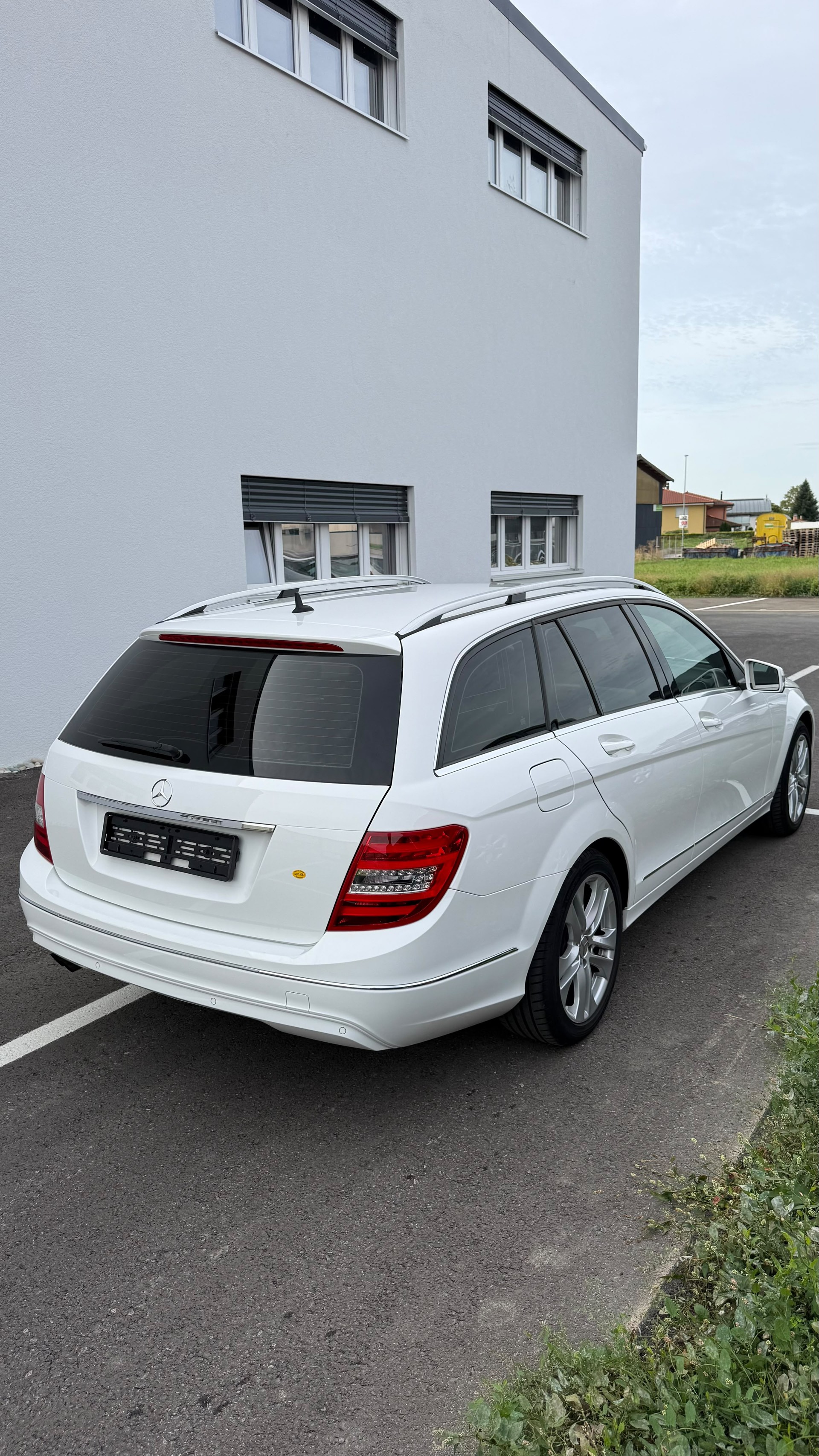MERCEDES-BENZ C 180 Avantgarde-image-6