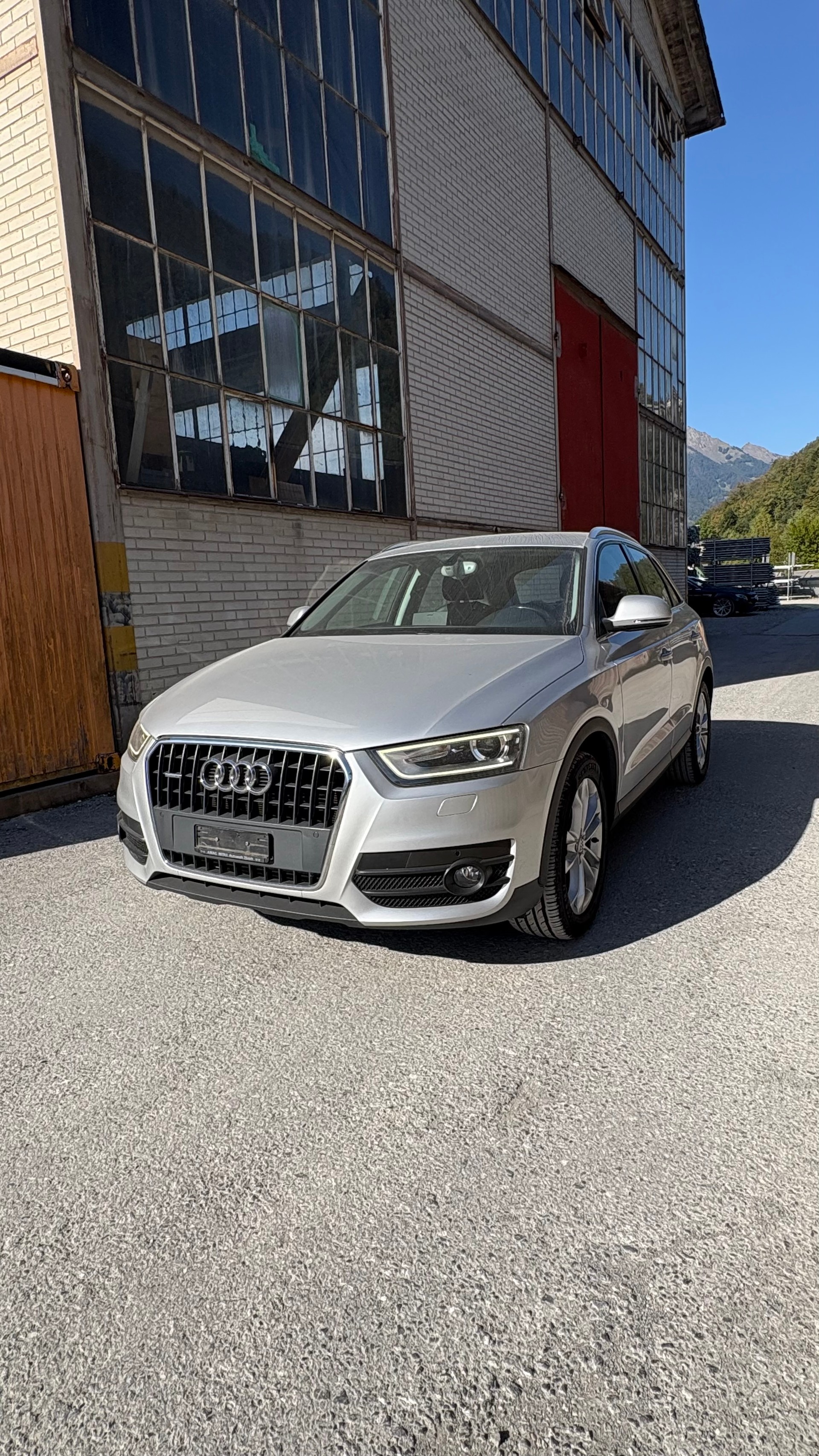 AUDI Q3 2.0 TDI quattro S-tronic-image-0