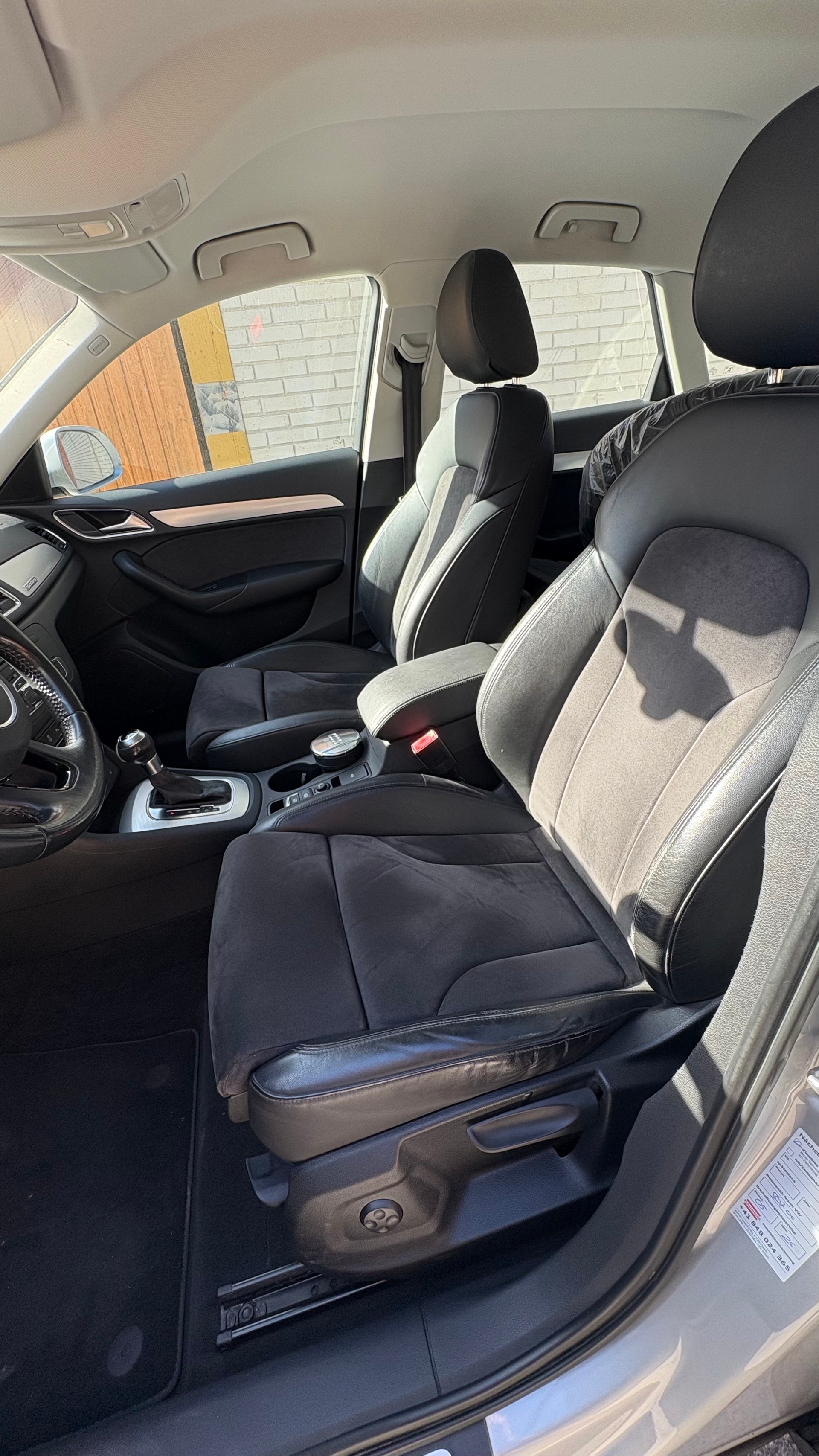 AUDI Q3 2.0 TDI quattro S-tronic-image-8