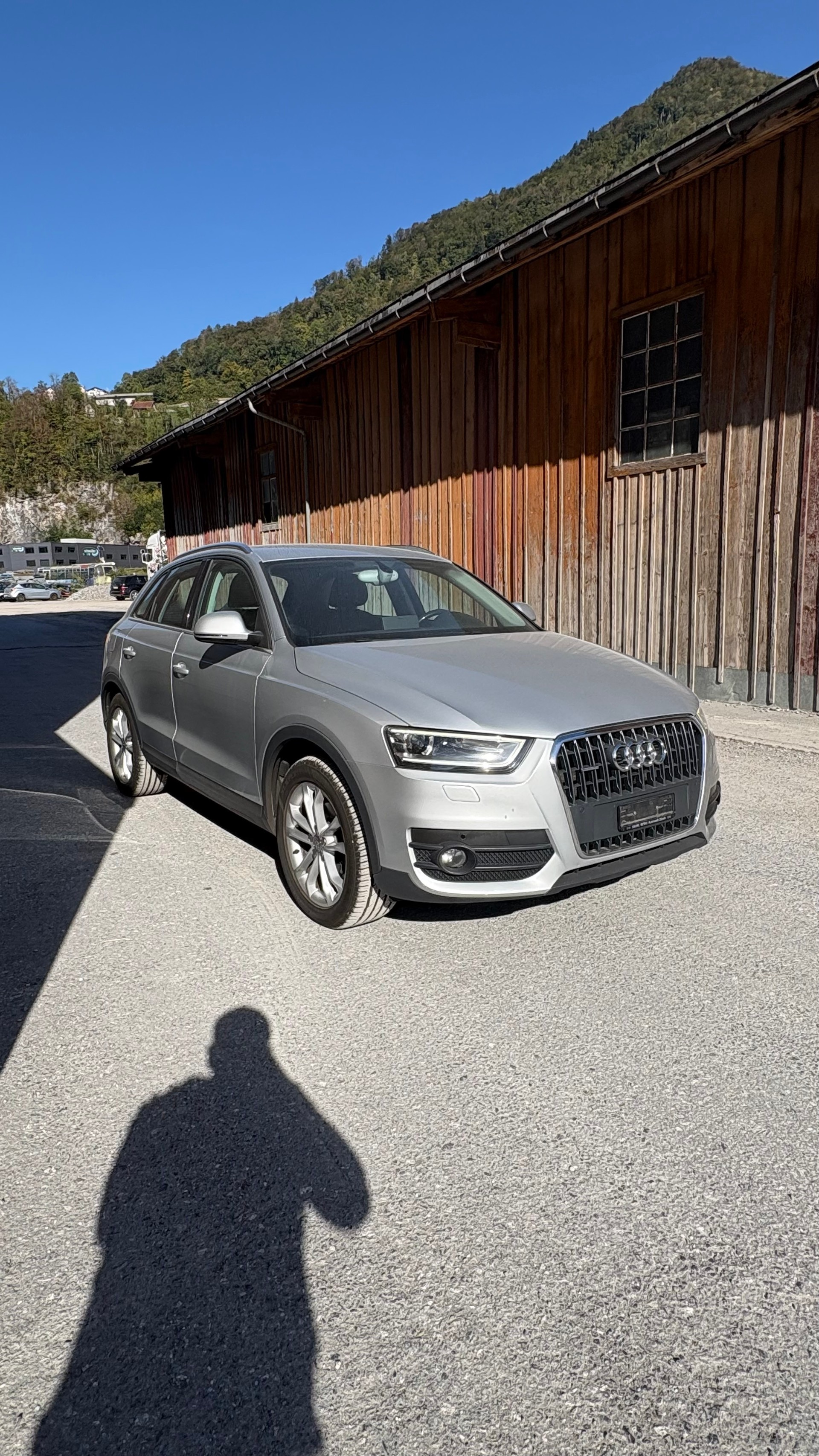 AUDI Q3 2.0 TDI quattro S-tronic-image-2