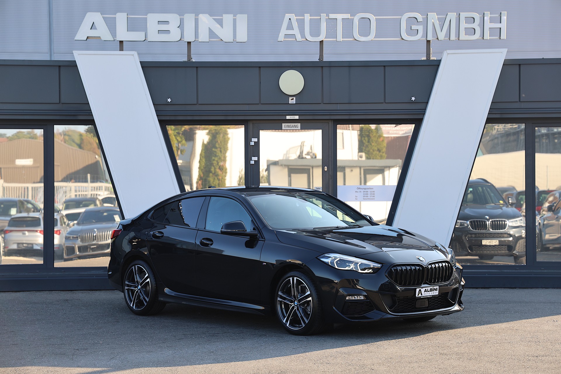 BMW 220i xDrive M-Sport Gran Coupé-showroom-element-1