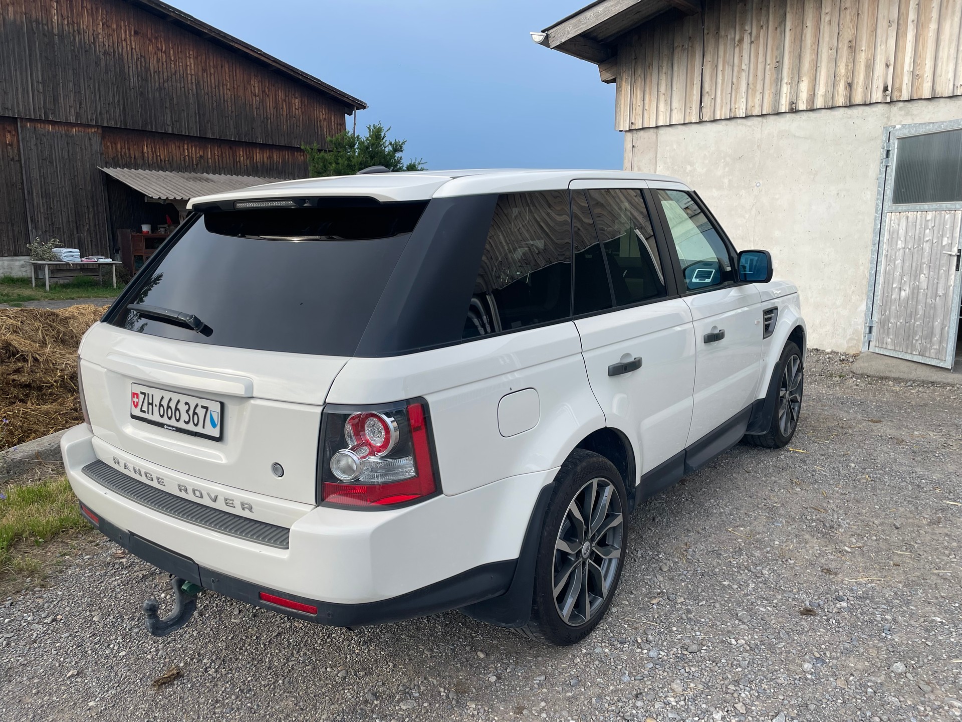 LAND ROVER 3.0 TDV6 SE-image-1