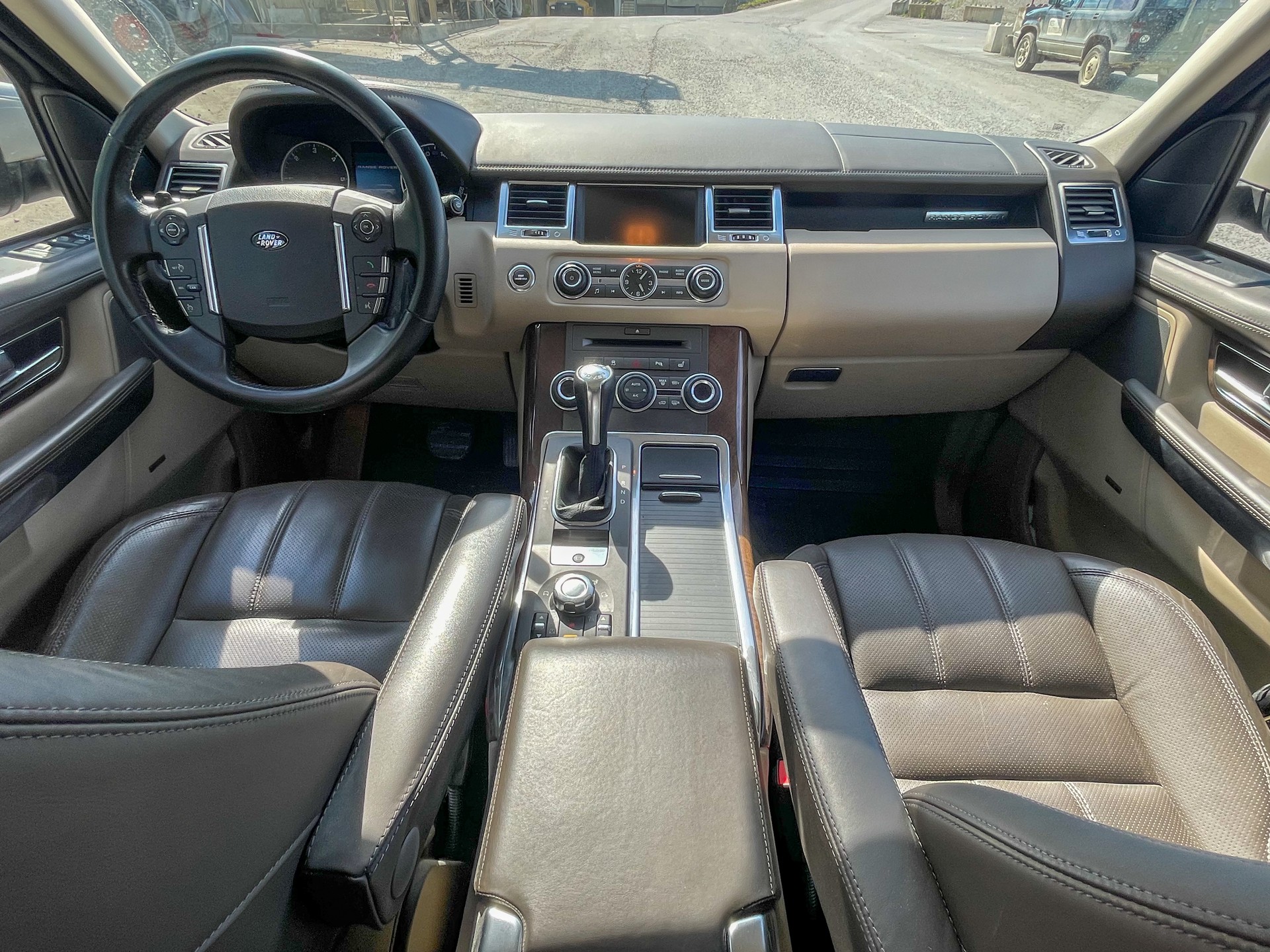 LAND ROVER 3.0 TDV6 SE-image-2
