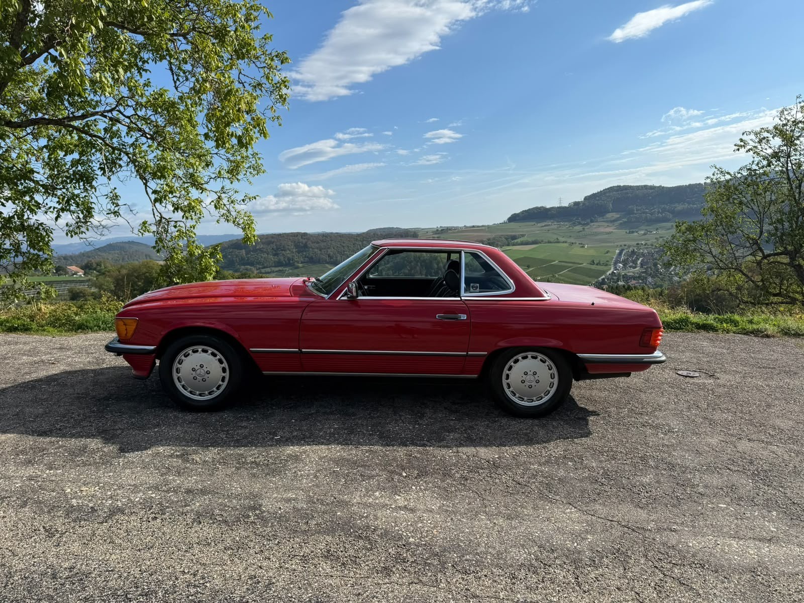 MERCEDES-BENZ 560-image-4