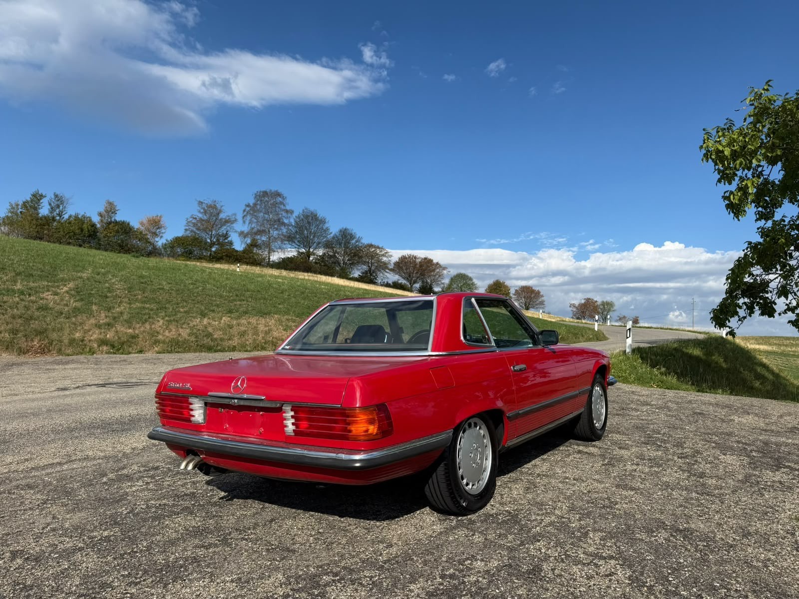 MERCEDES-BENZ 560-image-5