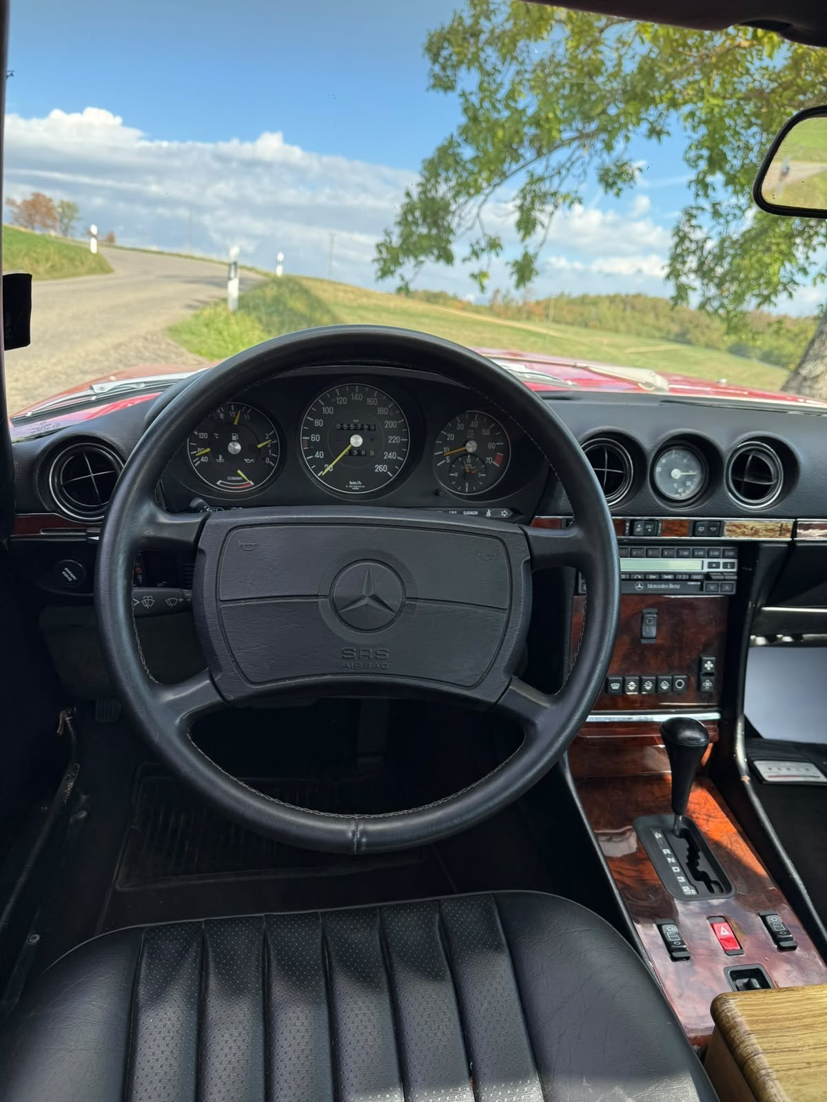MERCEDES-BENZ 560-image-7