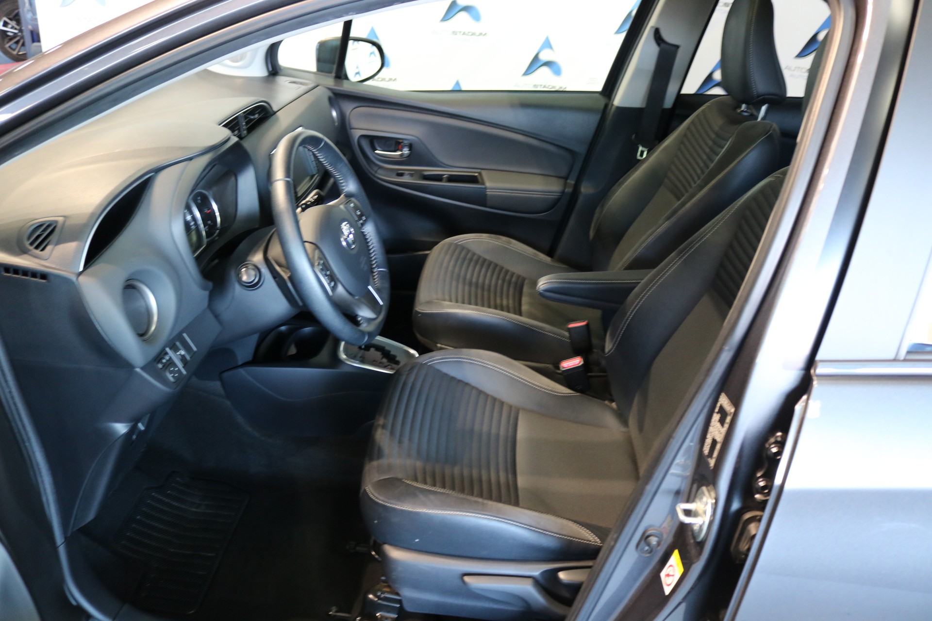 TOYOTA Yaris 1.33 Luna Multidrive-showroom-element-3