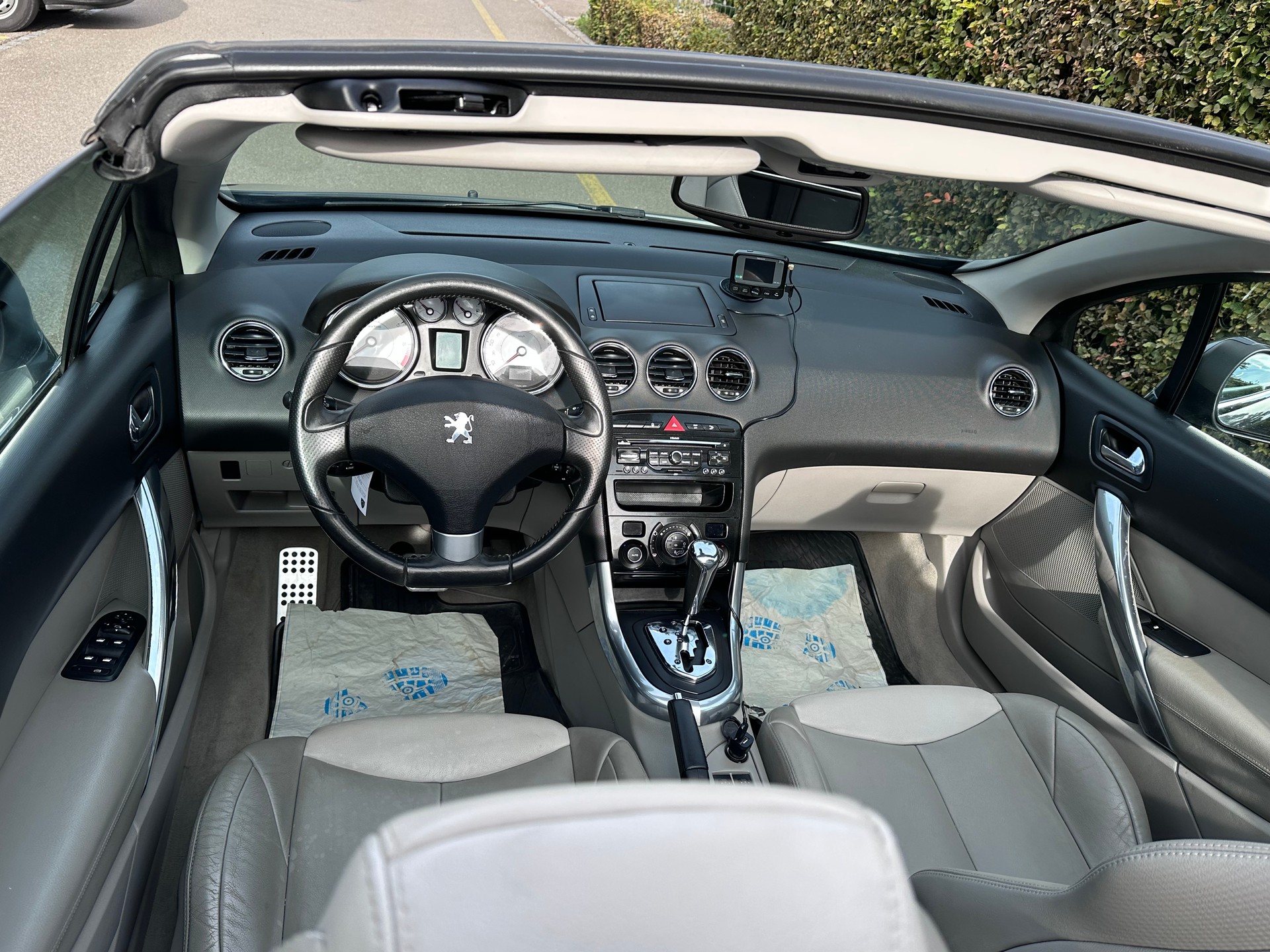 PEUGEOT 308 CC 1.6 16V Turbo Sport Pack Automatic-image-11