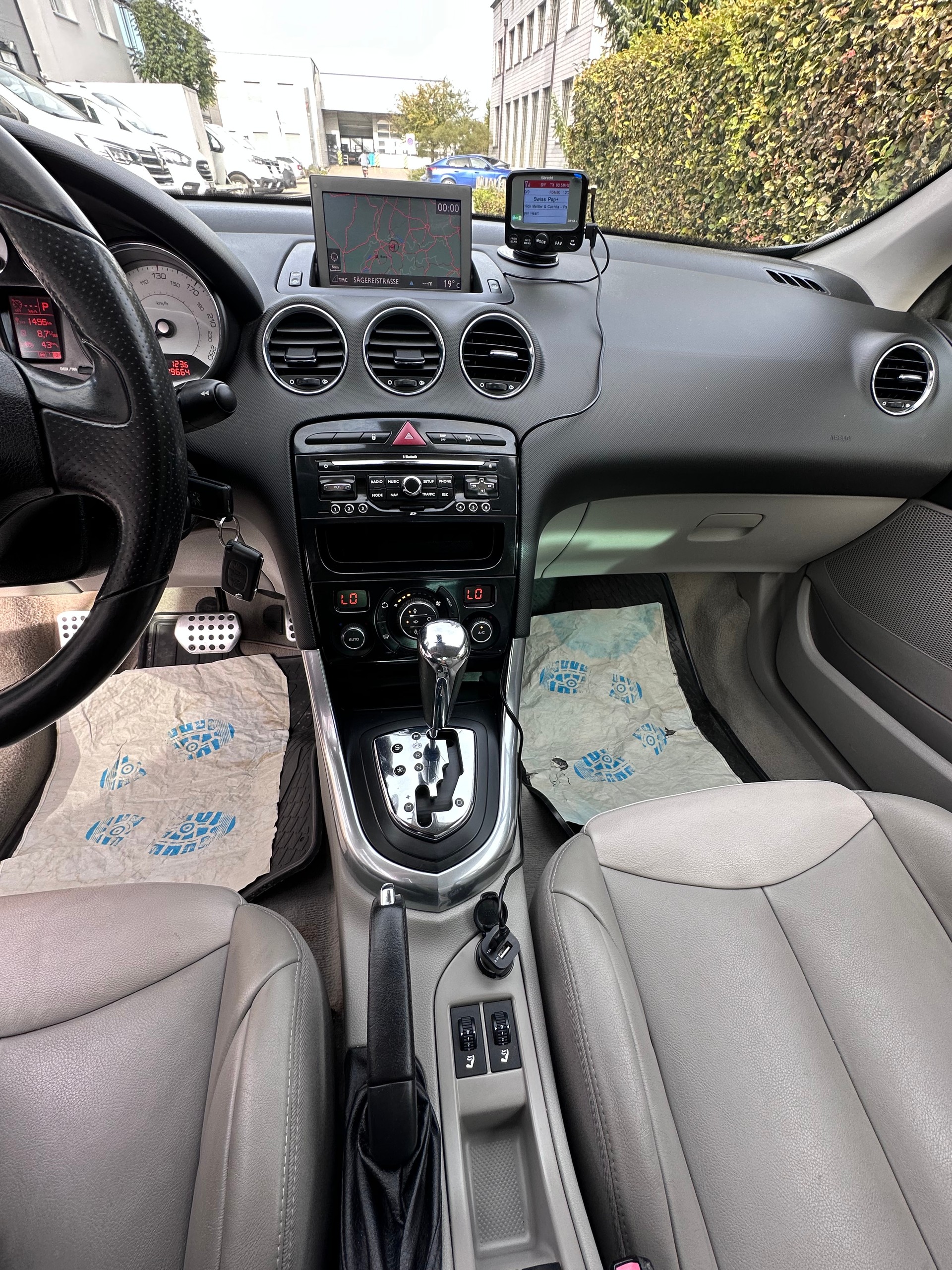 PEUGEOT 308 CC 1.6 16V Turbo Sport Pack Automatic-image-12