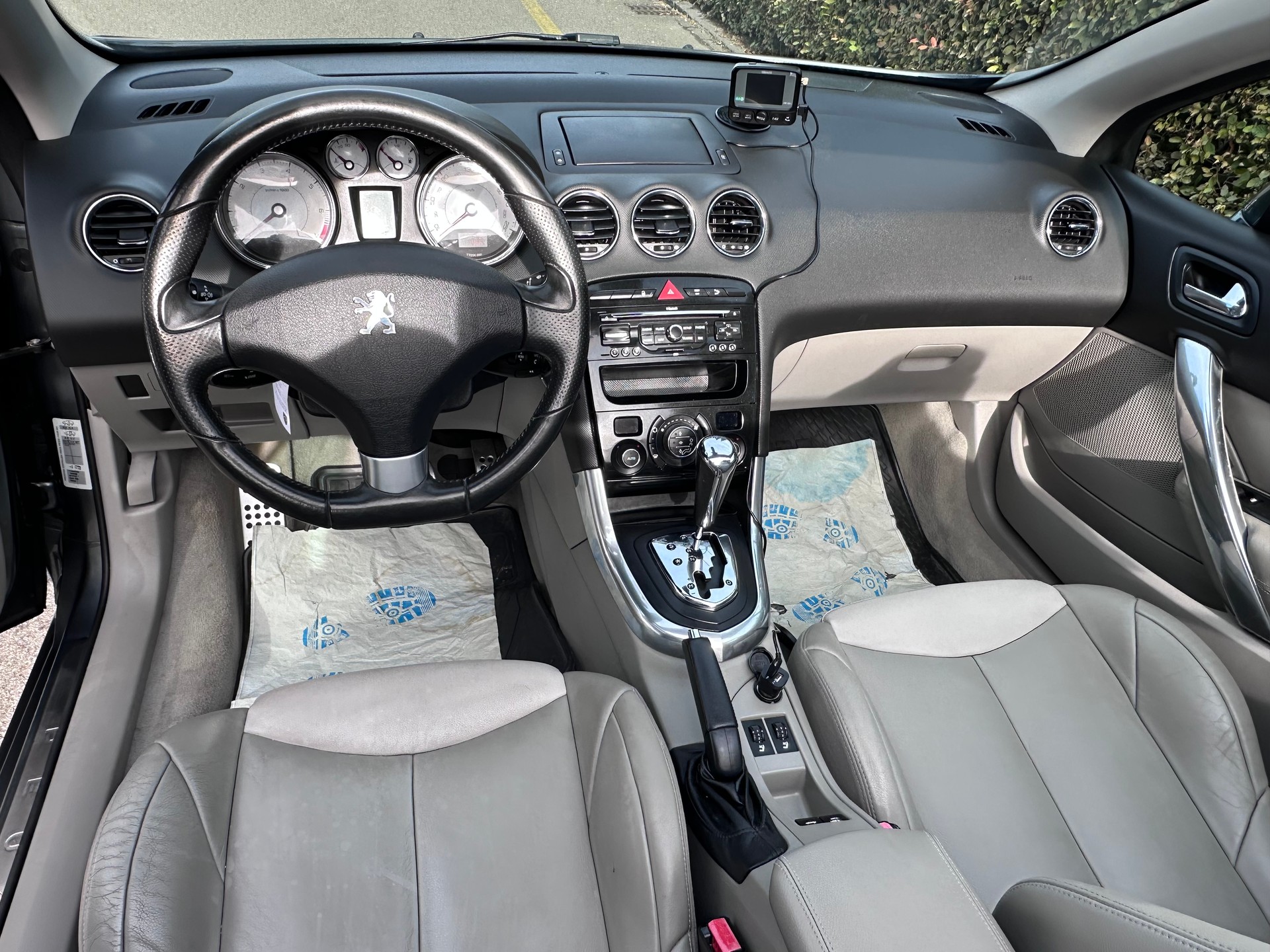 PEUGEOT 308 CC 1.6 16V Turbo Sport Pack Automatic-image-7