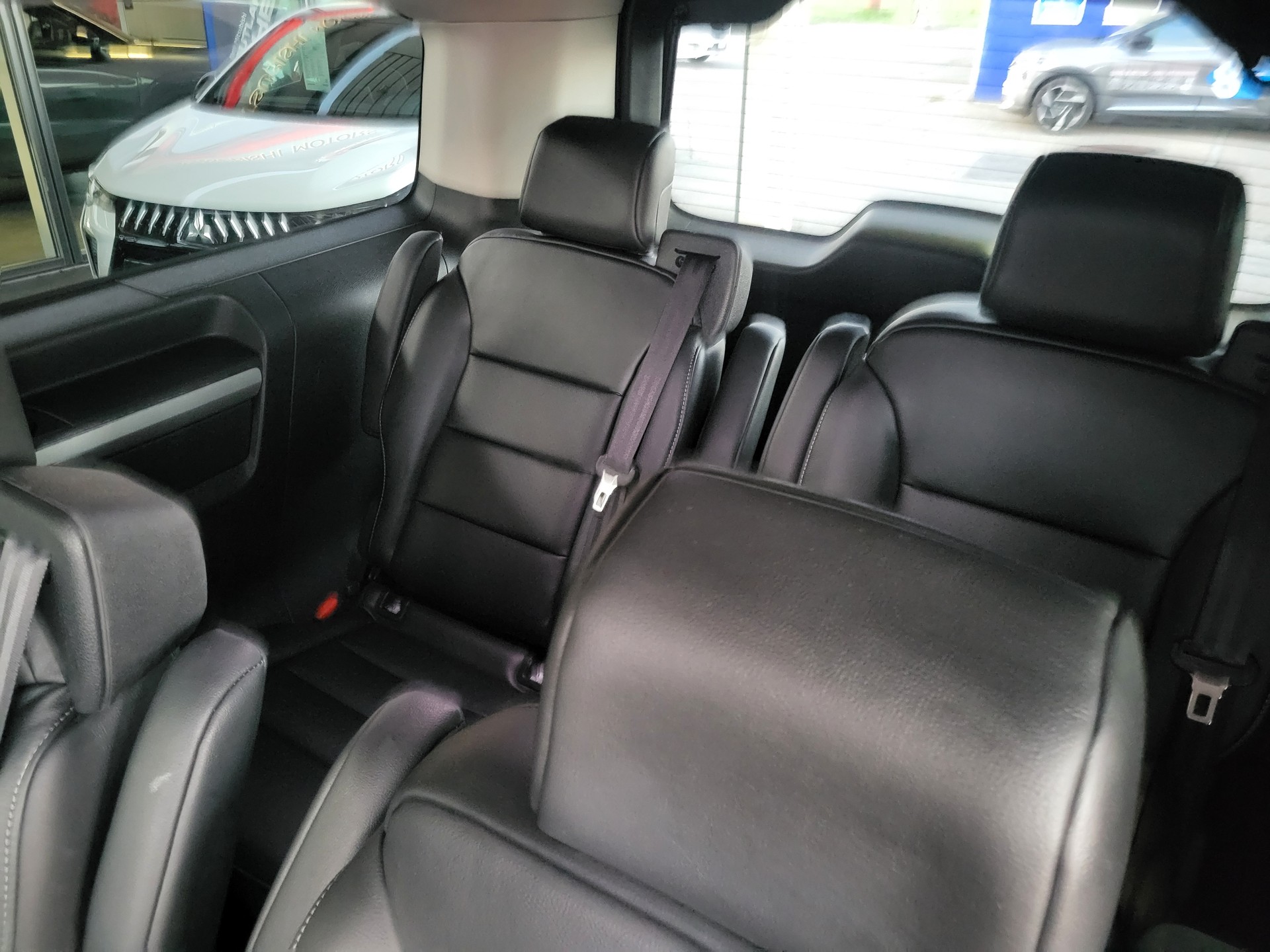 CITROEN Spacetourer 2.0 BlueHDi Business Lounge XL EAT-image-5
