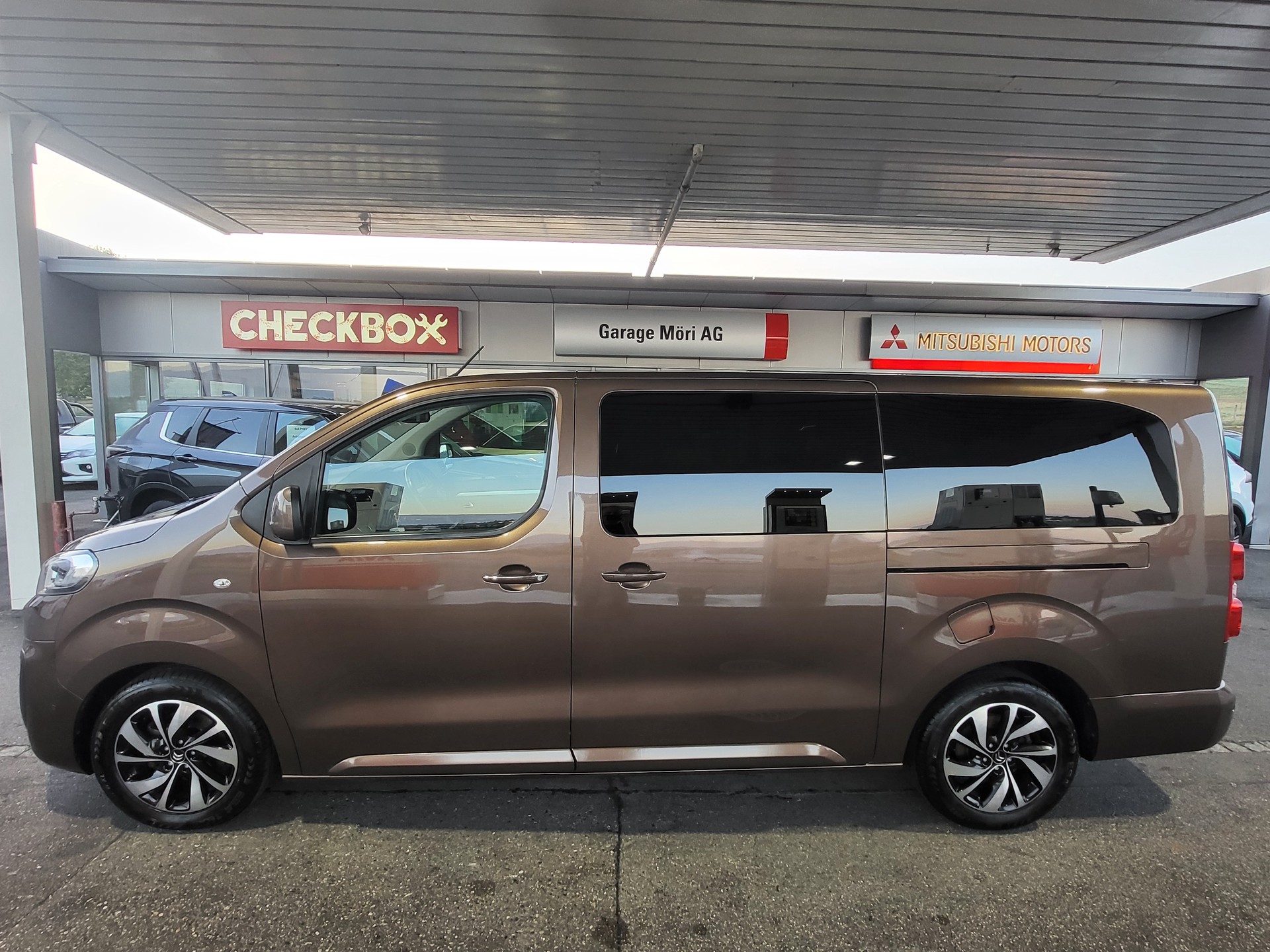CITROEN Spacetourer 2.0 BlueHDi Business Lounge XL EAT-image-1