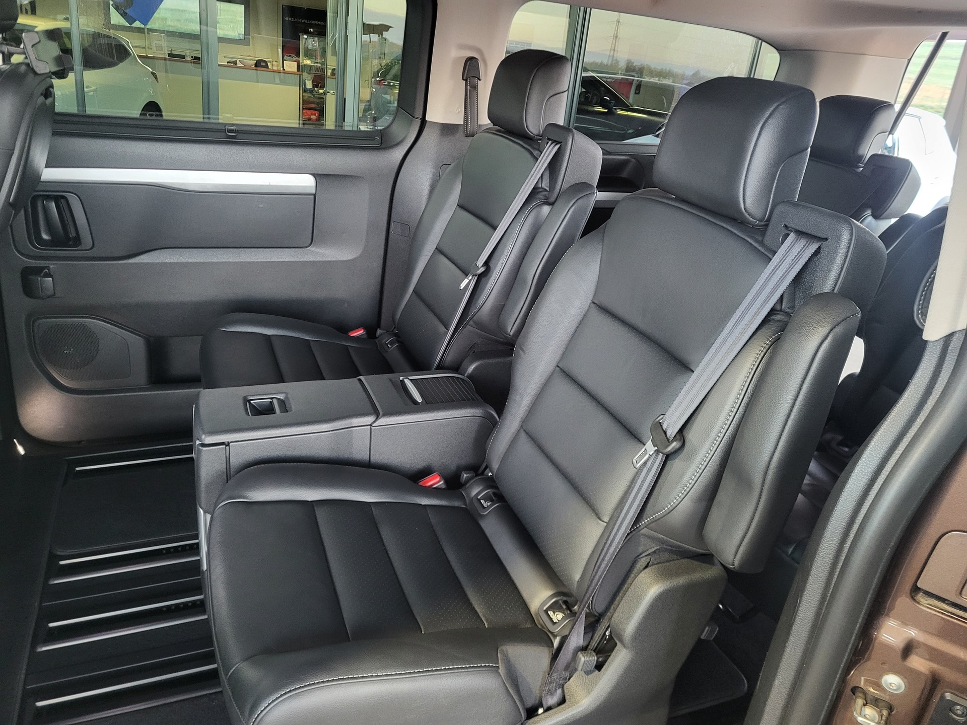 CITROEN Spacetourer 2.0 BlueHDi Business Lounge XL EAT-image-9