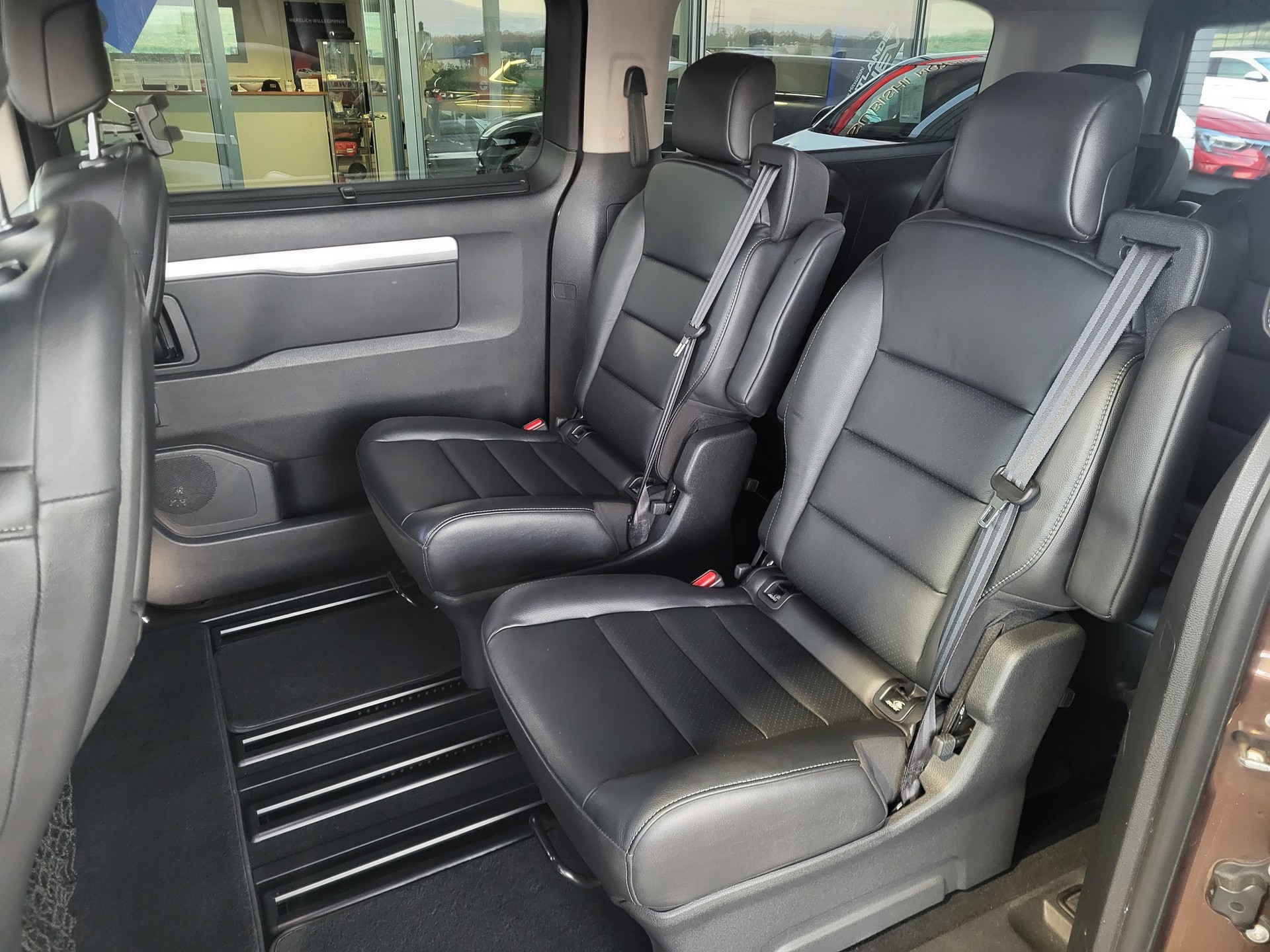 CITROEN Spacetourer 2.0 BlueHDi Business Lounge XL EAT-image-4