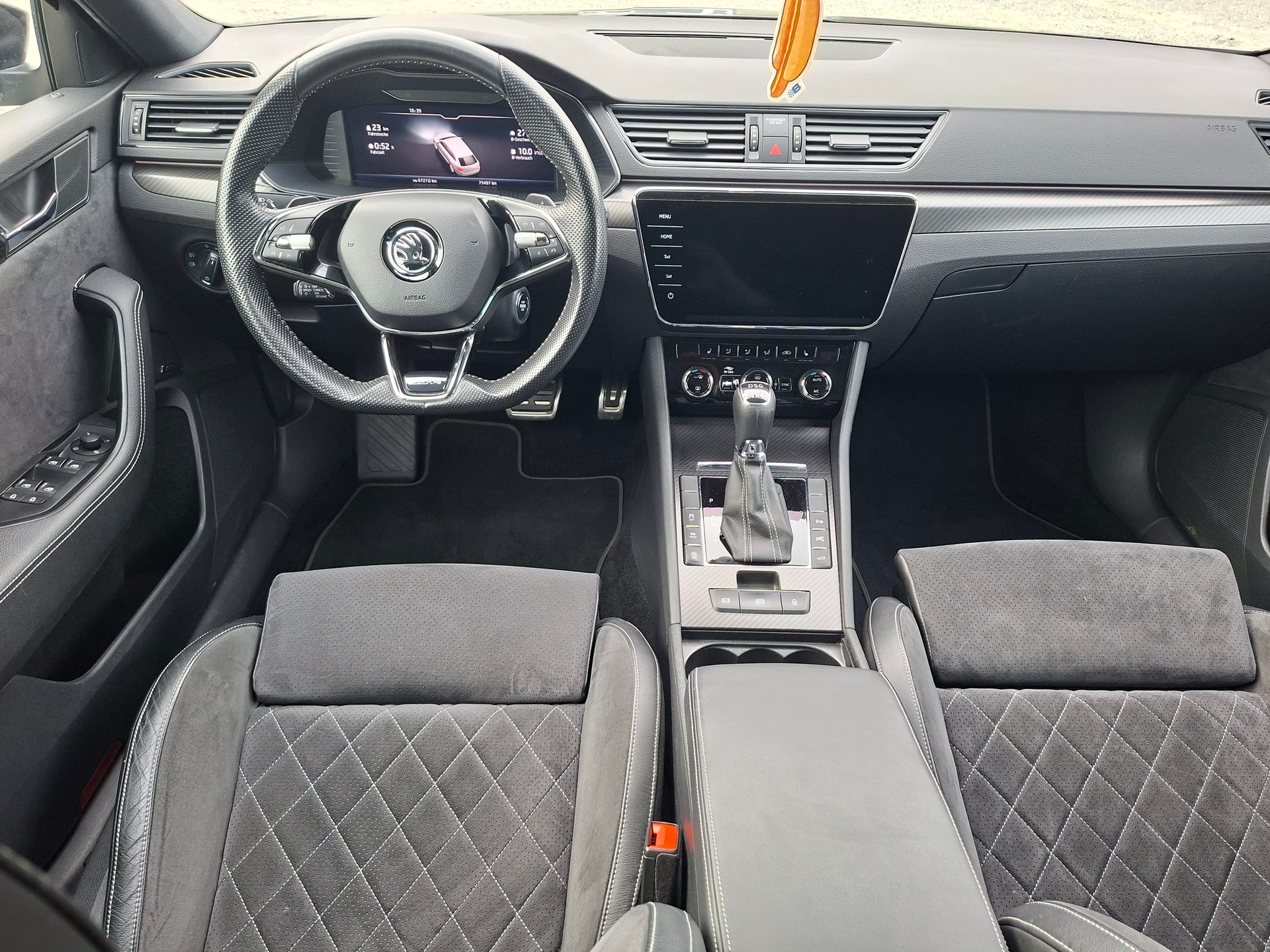 SKODA Superb Combi 2.0 TSI SportLine 4x4 DSG-image-8