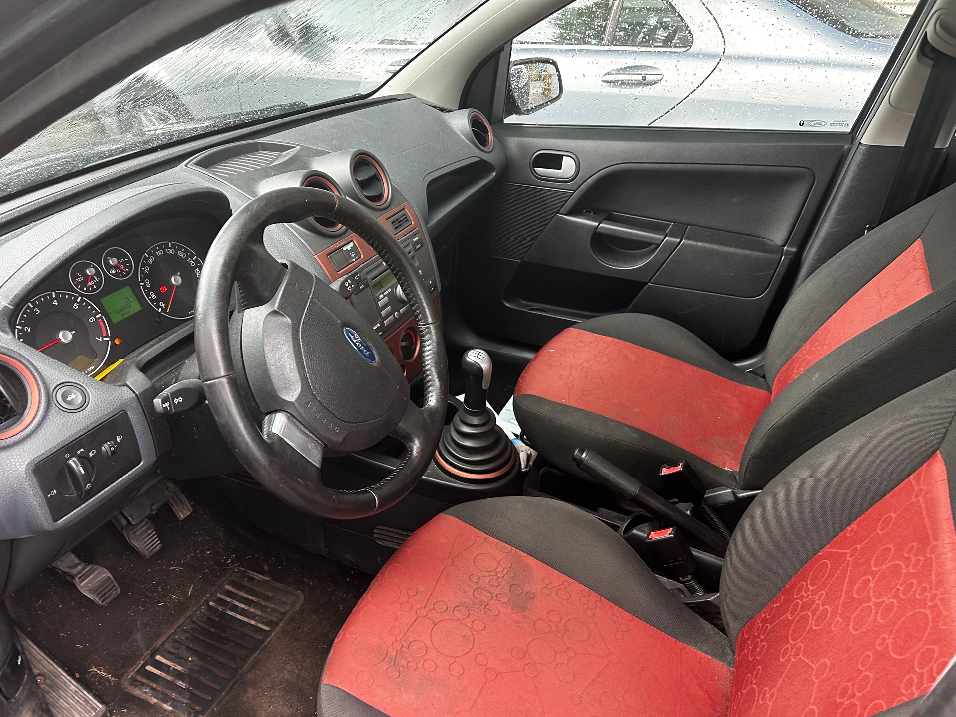 FORD Fiesta 1.4 16V Trend-image-6