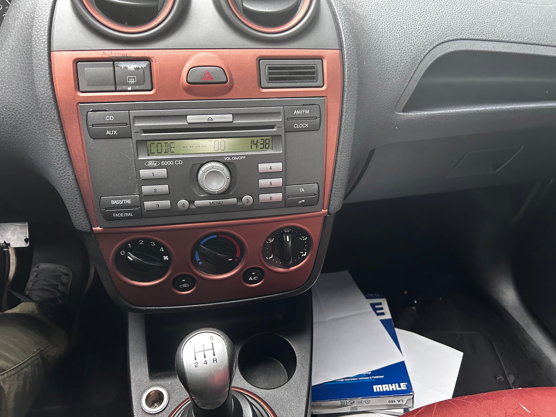 FORD Fiesta 1.4 16V Trend-image-8