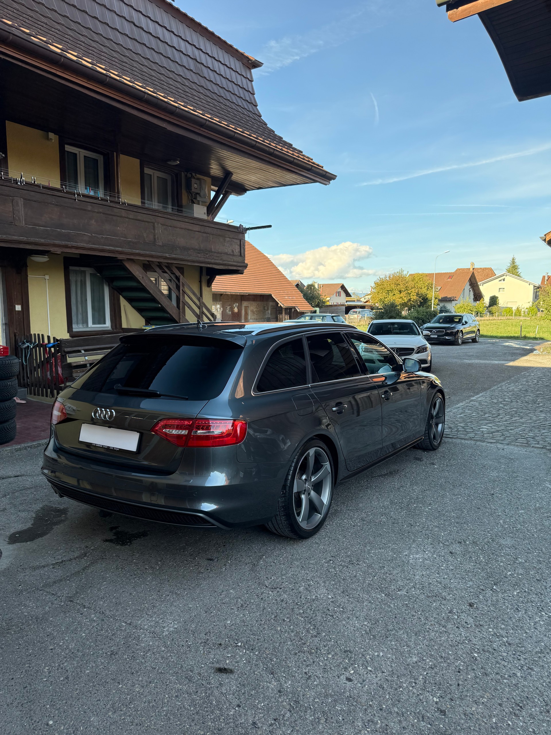AUDI A4 Avant 2.0 TDI quattro S-tronic-image-2