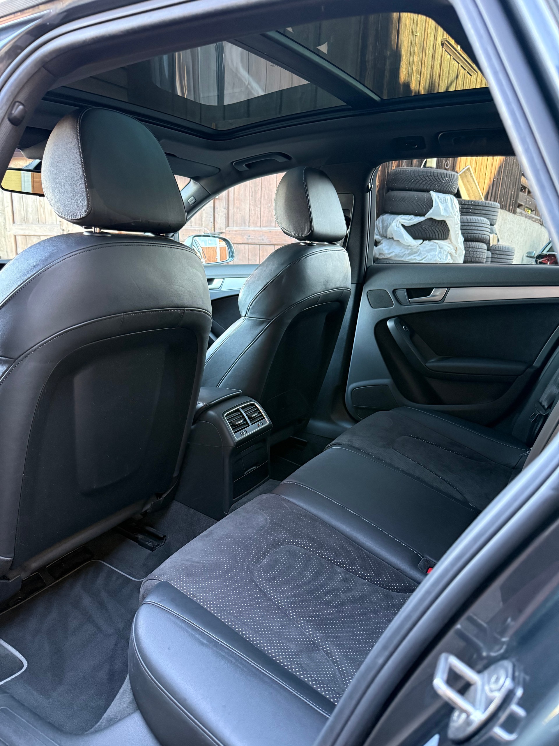 AUDI A4 Avant 2.0 TDI quattro S-tronic-image-6