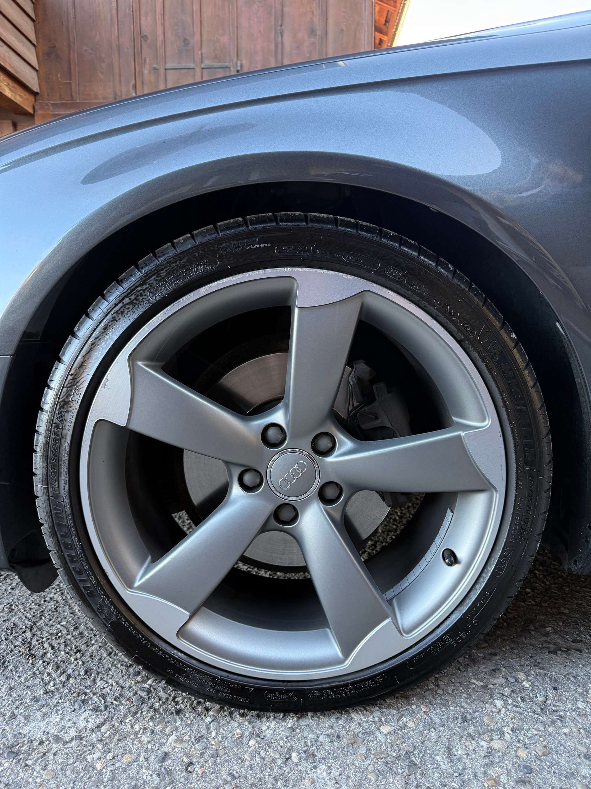 AUDI A4 Avant 2.0 TDI quattro S-tronic-image-11