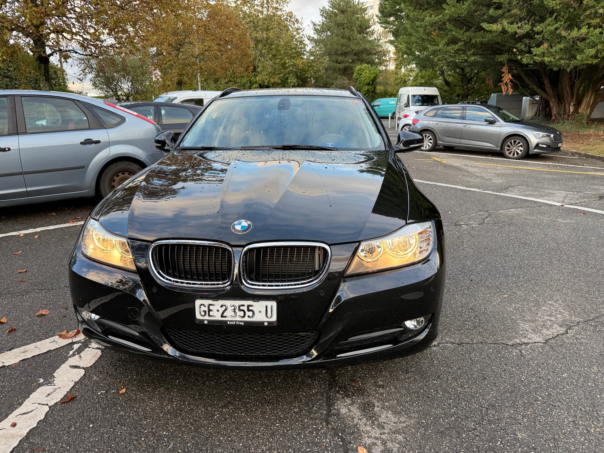 BMW 318i Touring-image-1