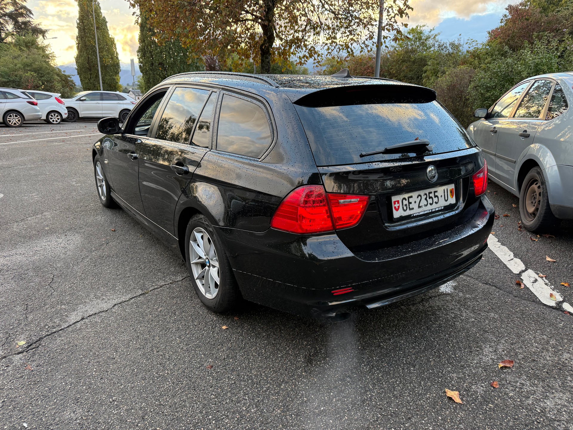 BMW 318i Touring-image-5
