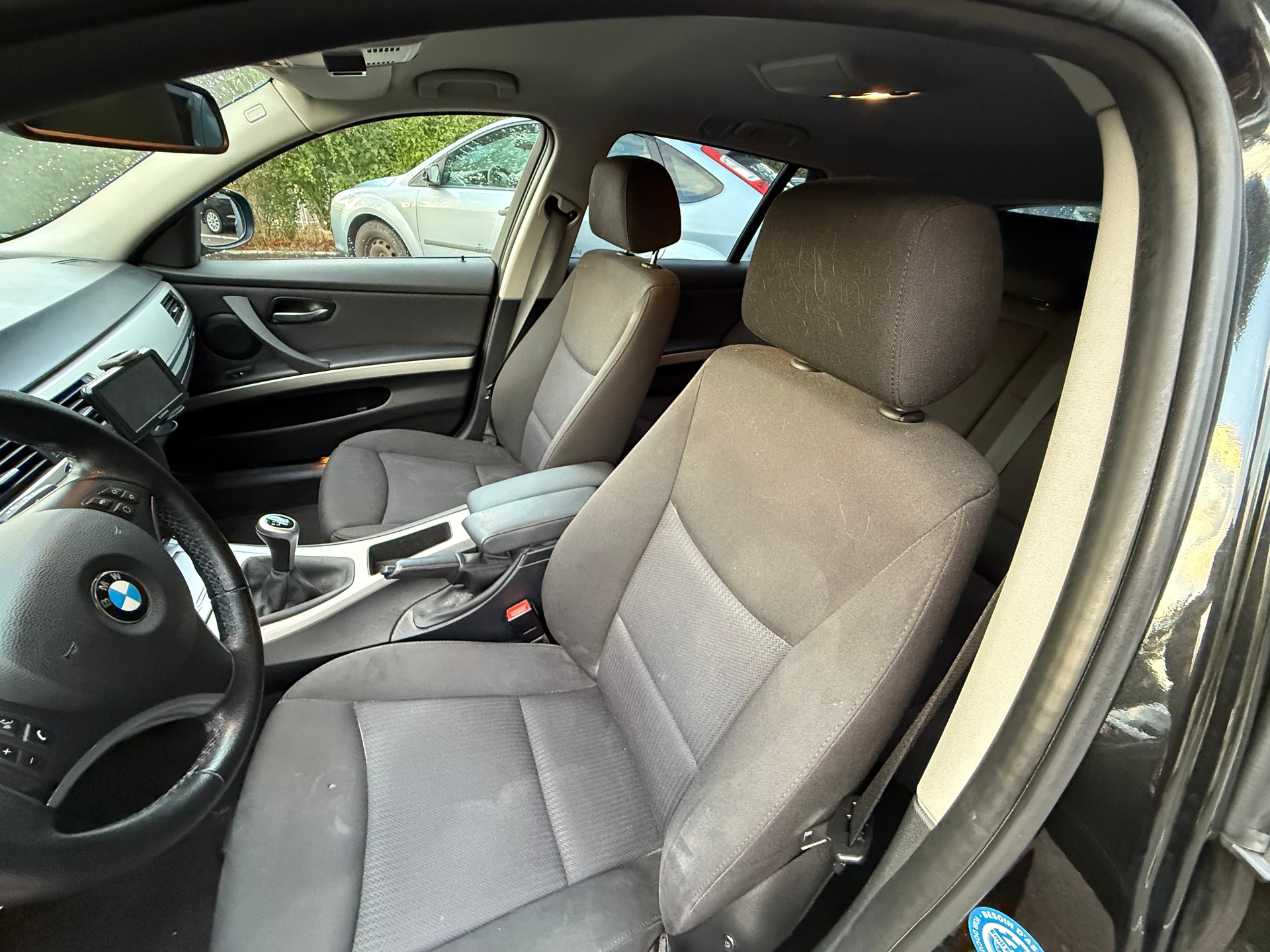 BMW 318i Touring-image-9